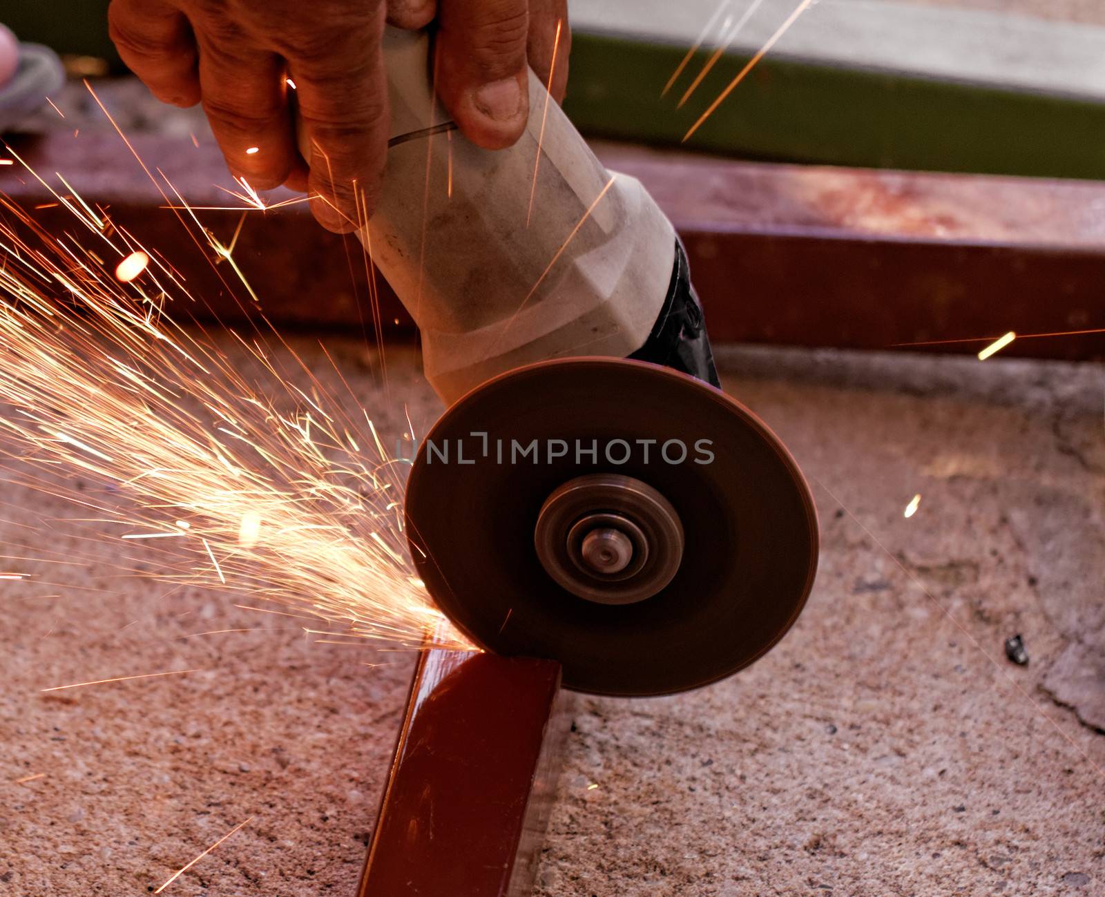 hand grinder saw the steel by NagyDodo