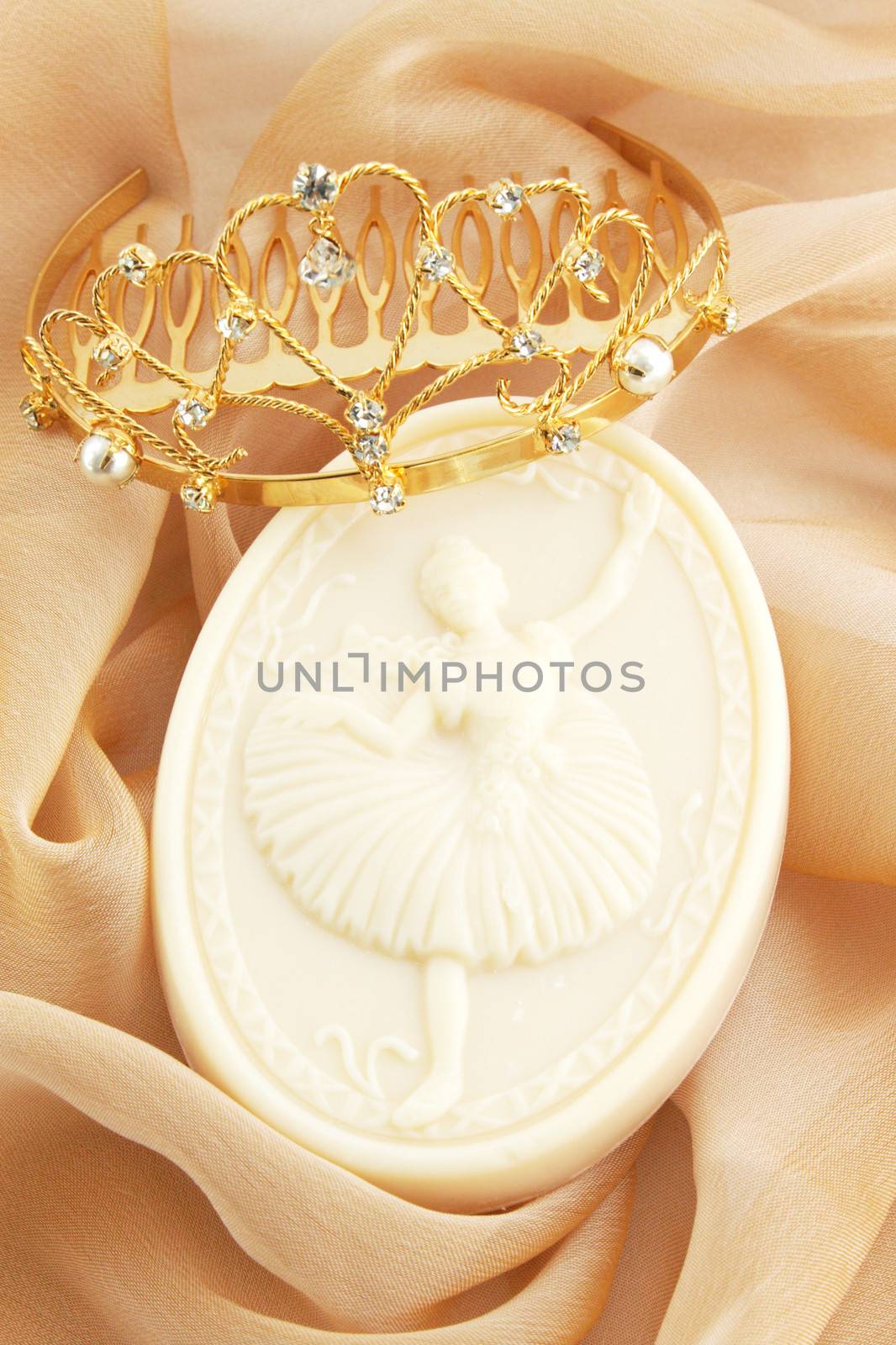 Soap with the image of ballerina and the gold diadem