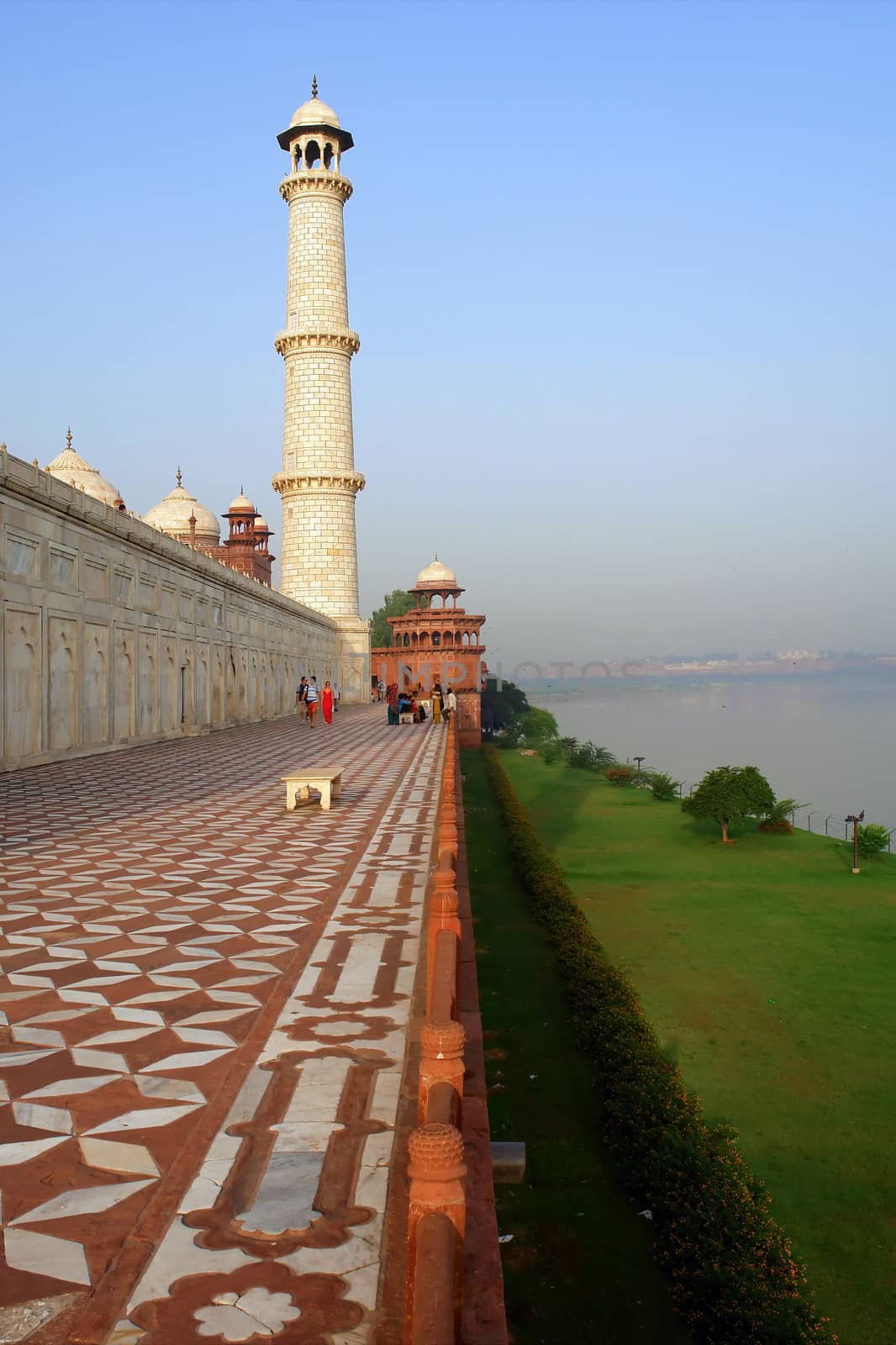 Overview of the Taj Mahal and garden by ptxgarfield