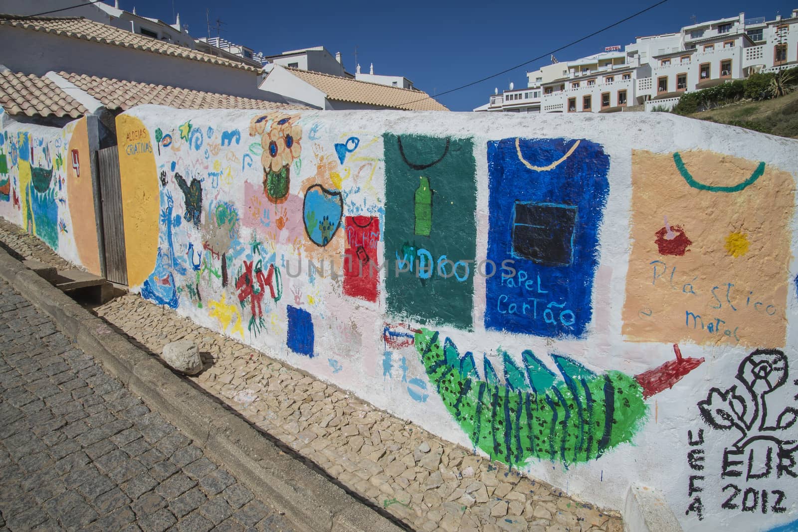 art painted brick walls in burgau by steirus