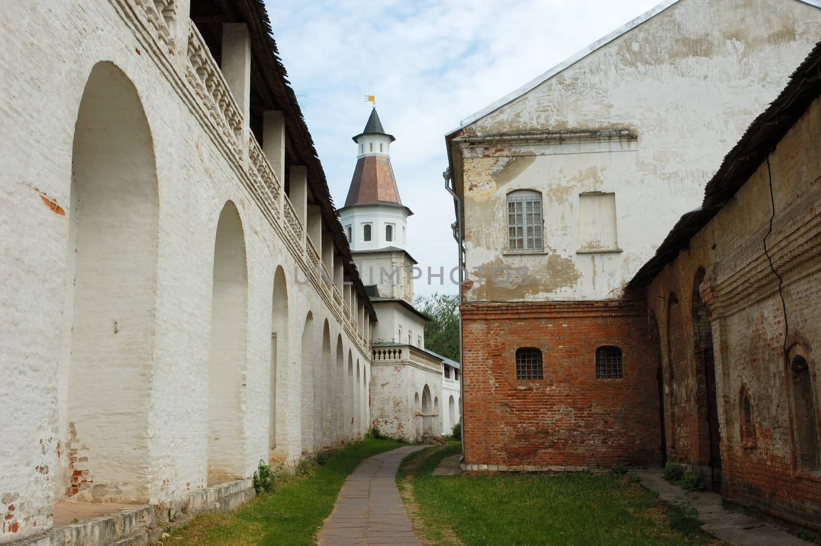 Narrow footpath alone the stone wall in New Jerusalem monastery (1658�1685), Russia 