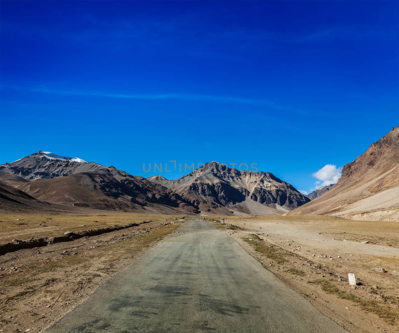 Manali-Leh road by dimol