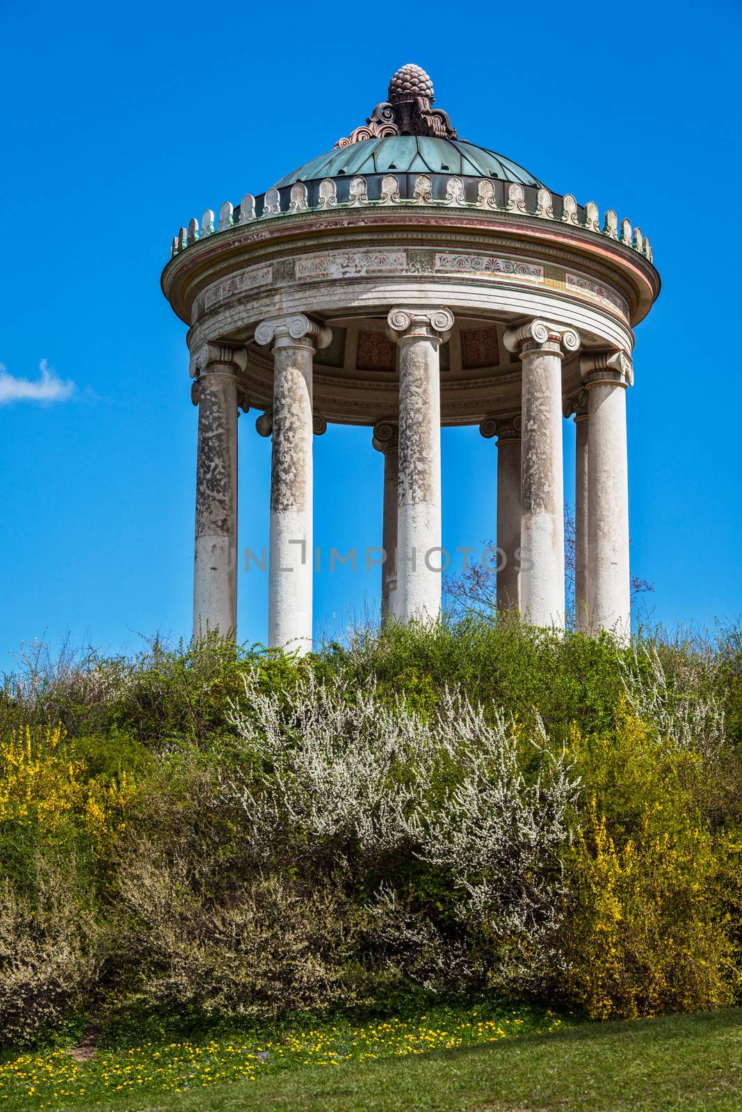 Monopteros - Greek style temple in Englischer Garten. Munich, Germany