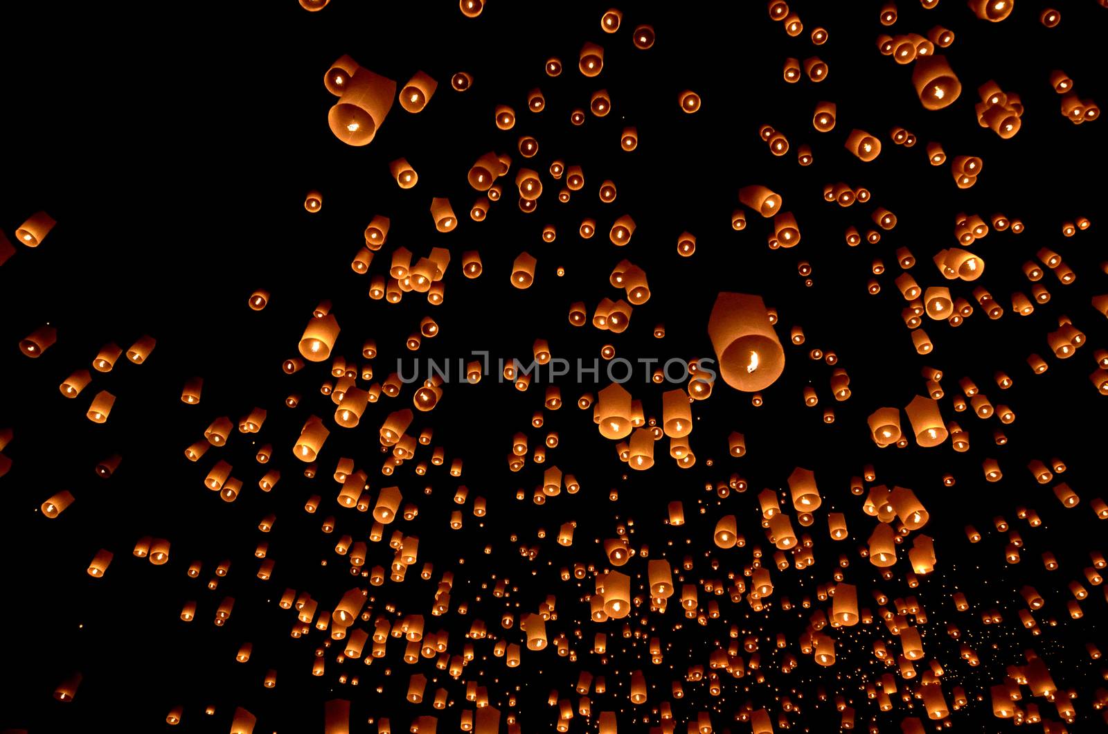 Floating lantern, Yi Peng Balloon Festival in Chiangmai Thailand 