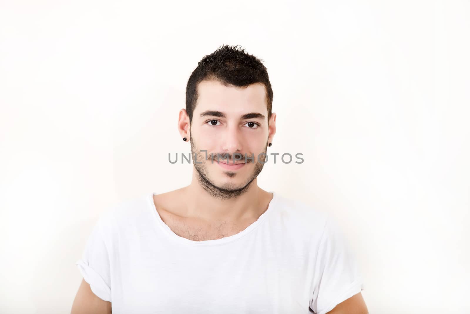 Portrait of a self confident man in casual cloth.