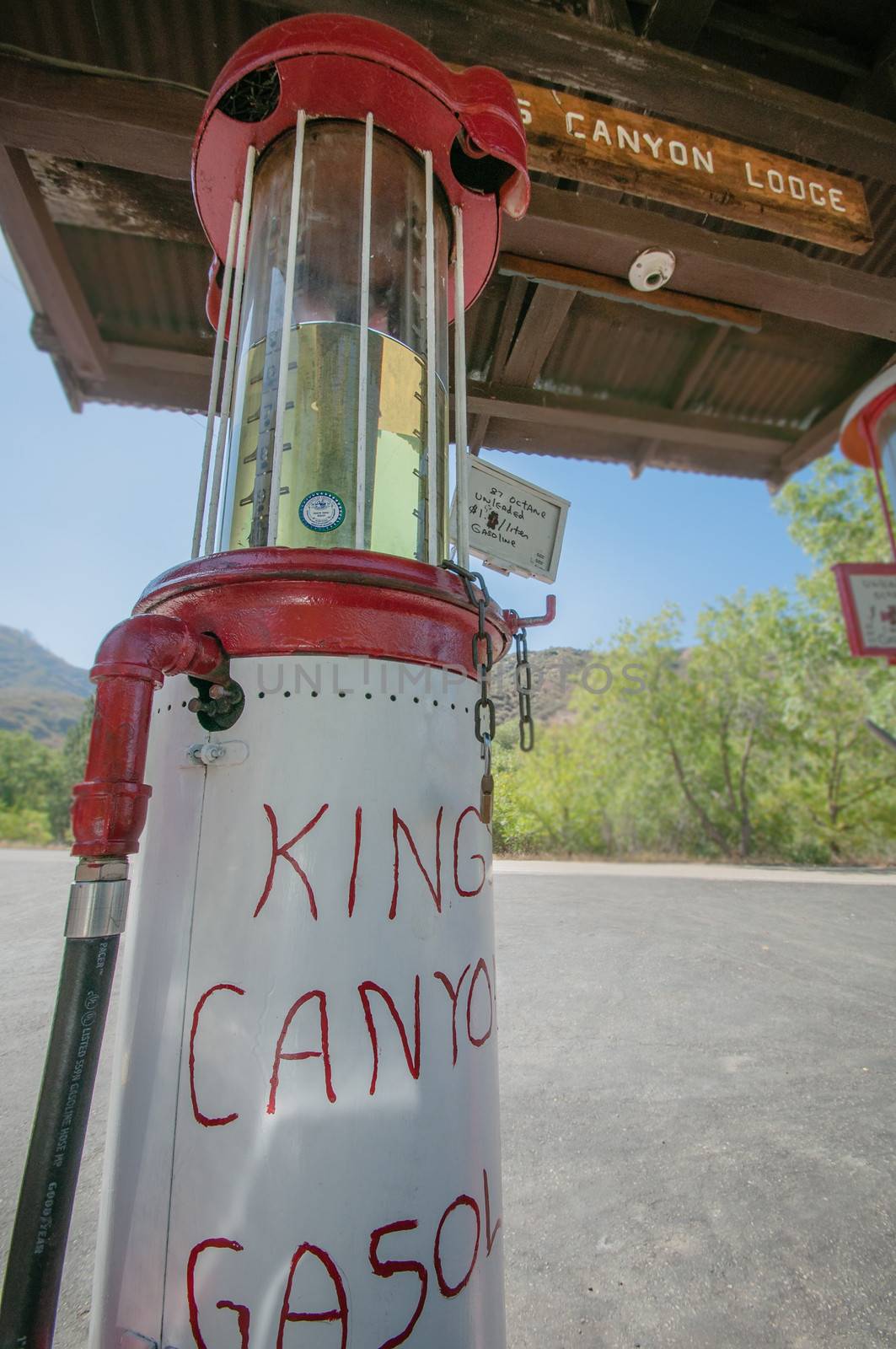 Kings canyon lodge gas station the last on this road