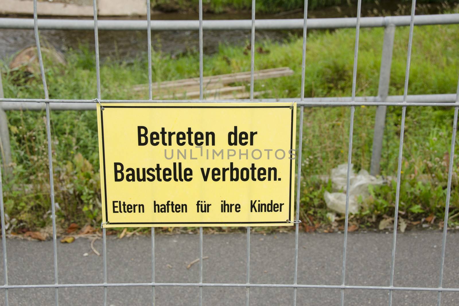 German construction site warning sign Betreten der Baustelle verboten