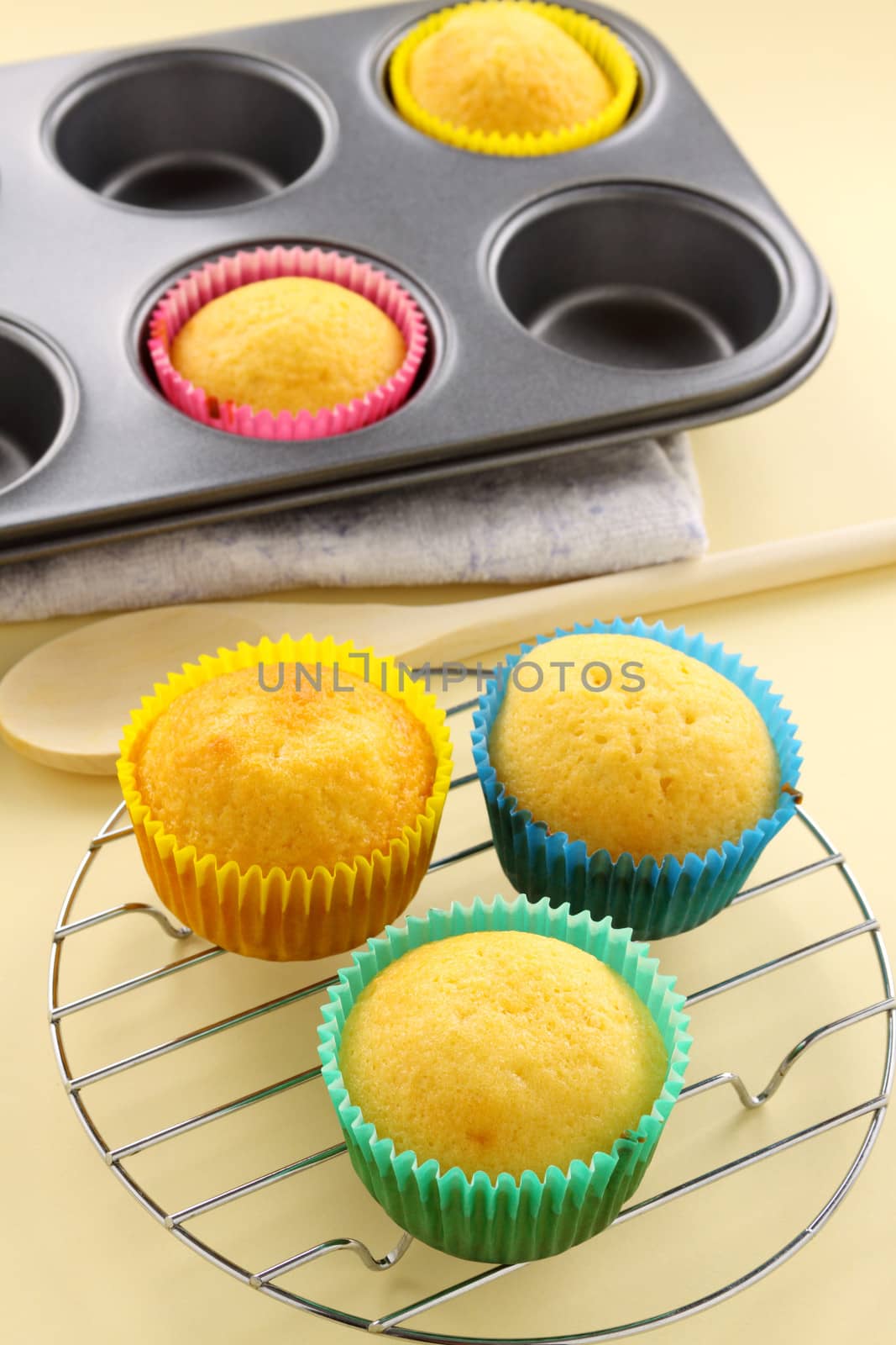 Baked Cup Cakes by jabiru