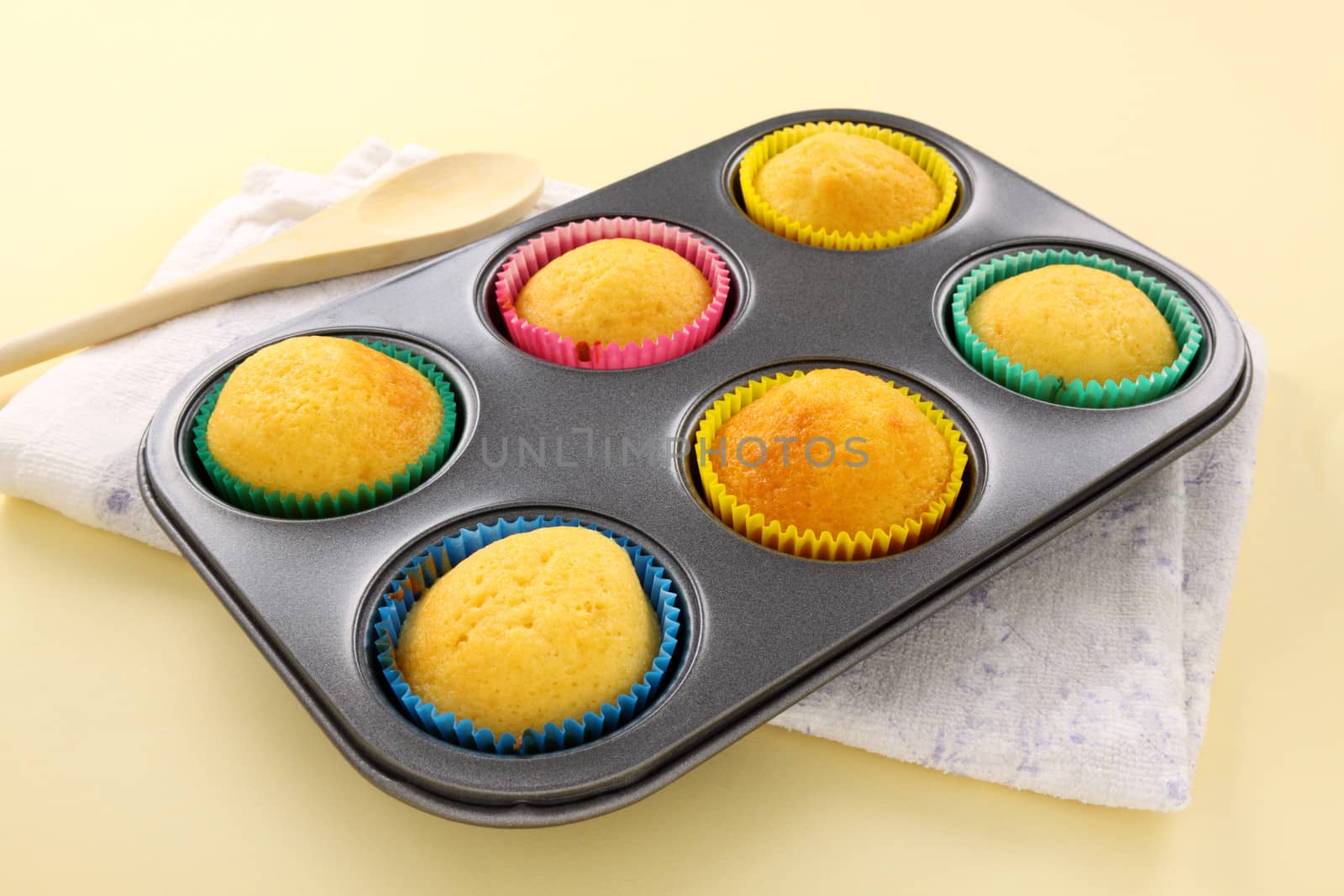 Fresh baked cup cakes straight from the oven.
