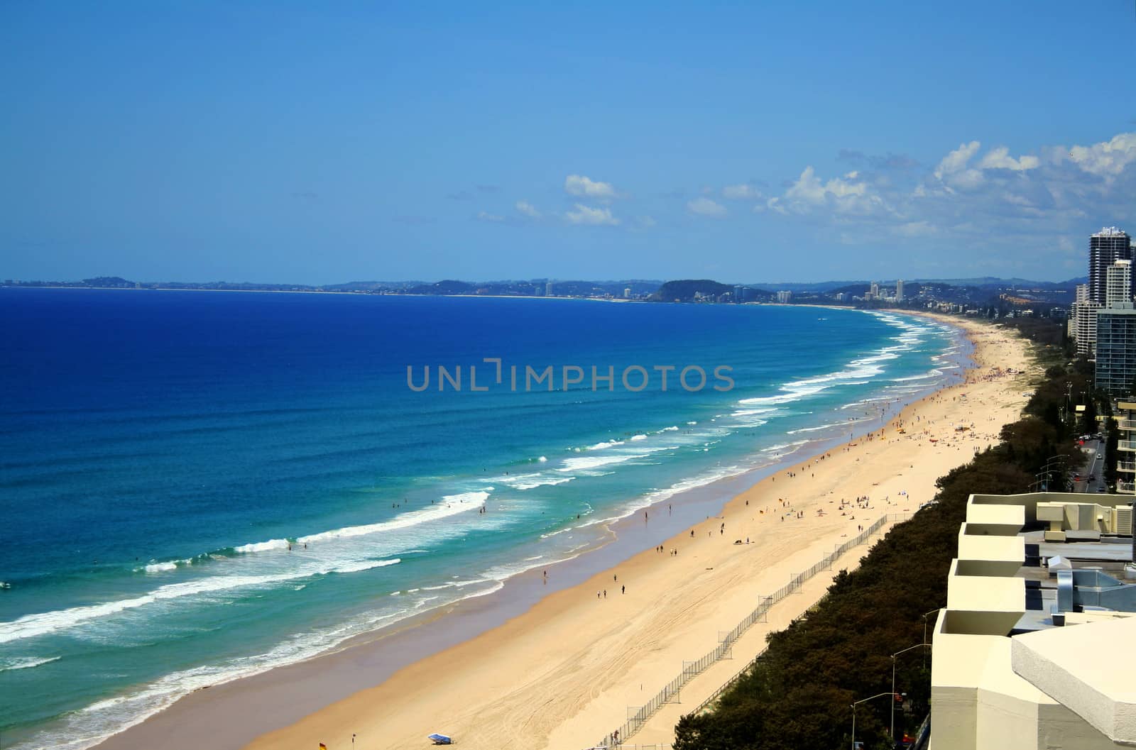 Surfers Paradise Beach by jabiru