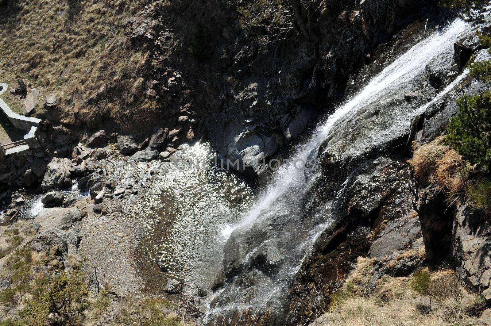 is the cascade of Andorra la Vella always very stream