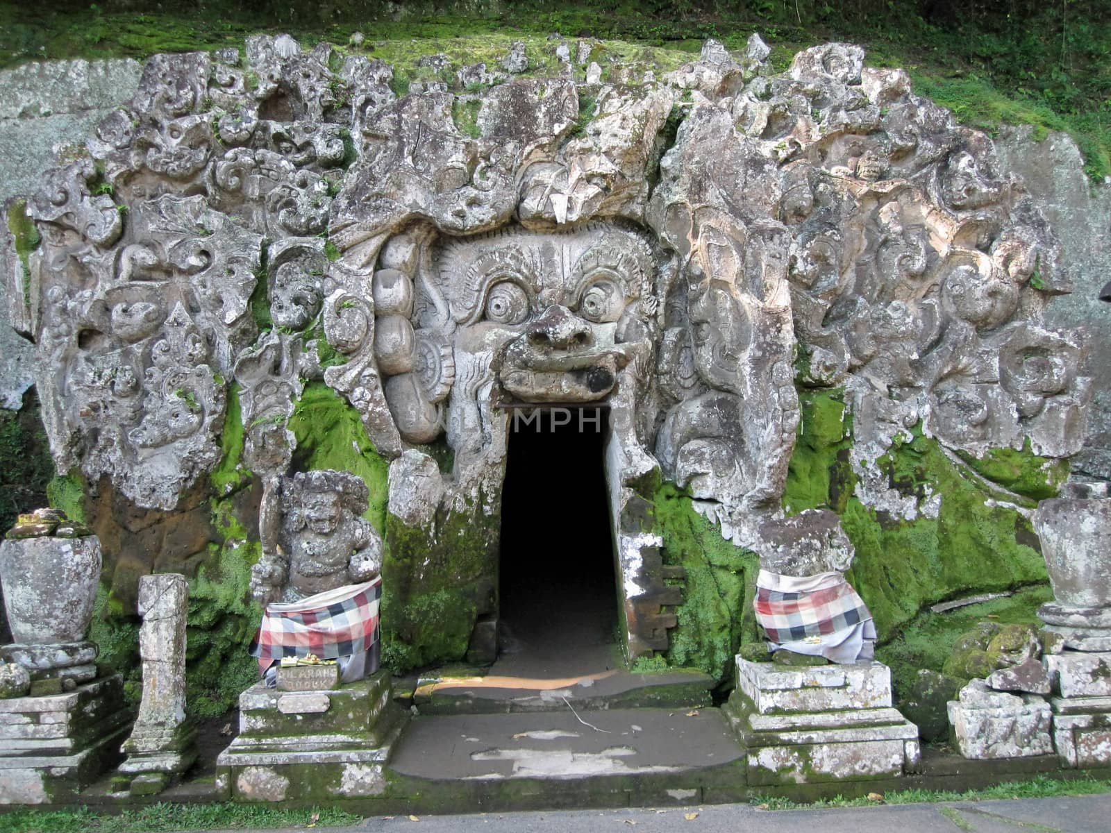 Goa Gajah temple by Komar