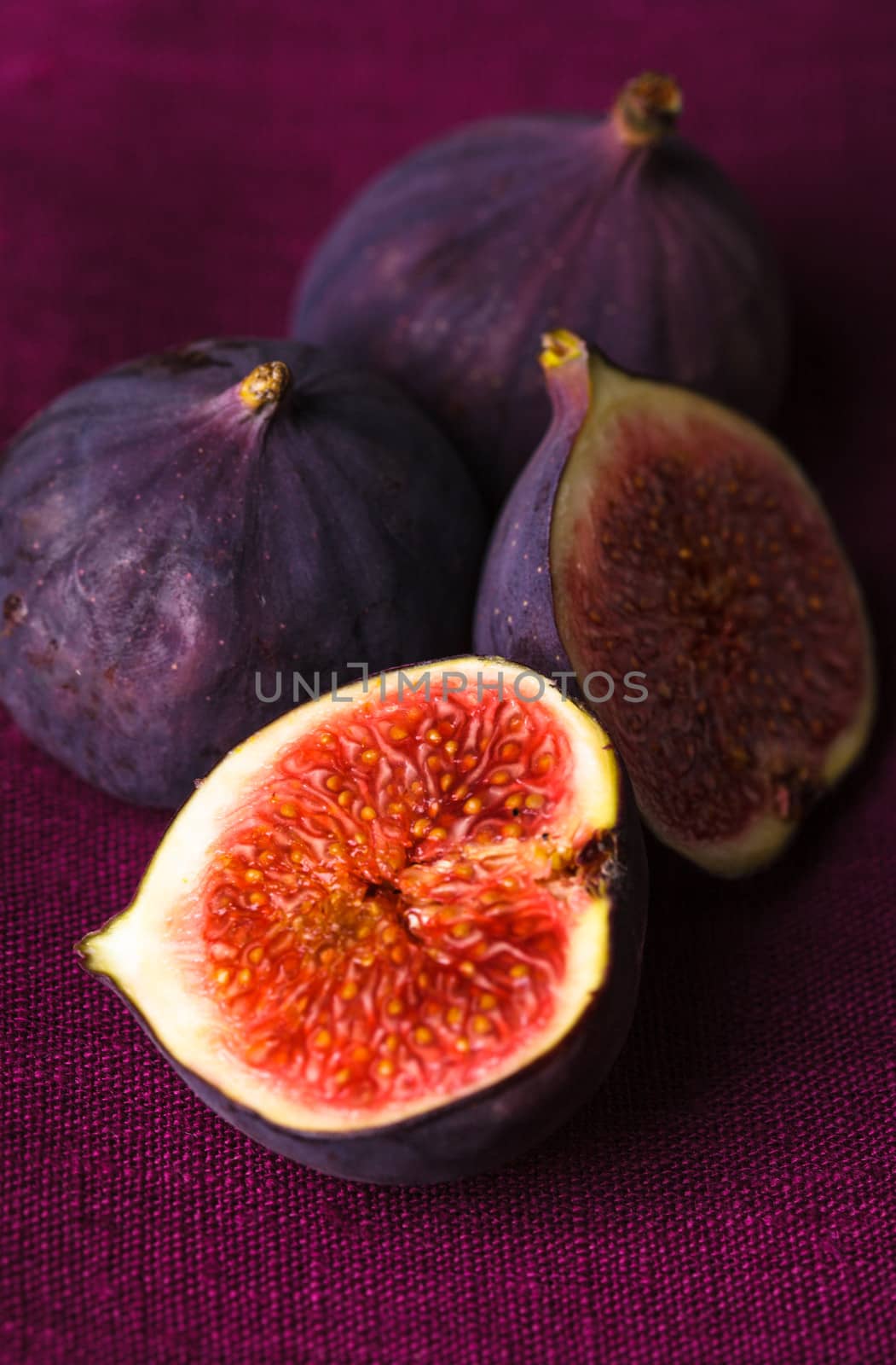 Purple figs by oksix