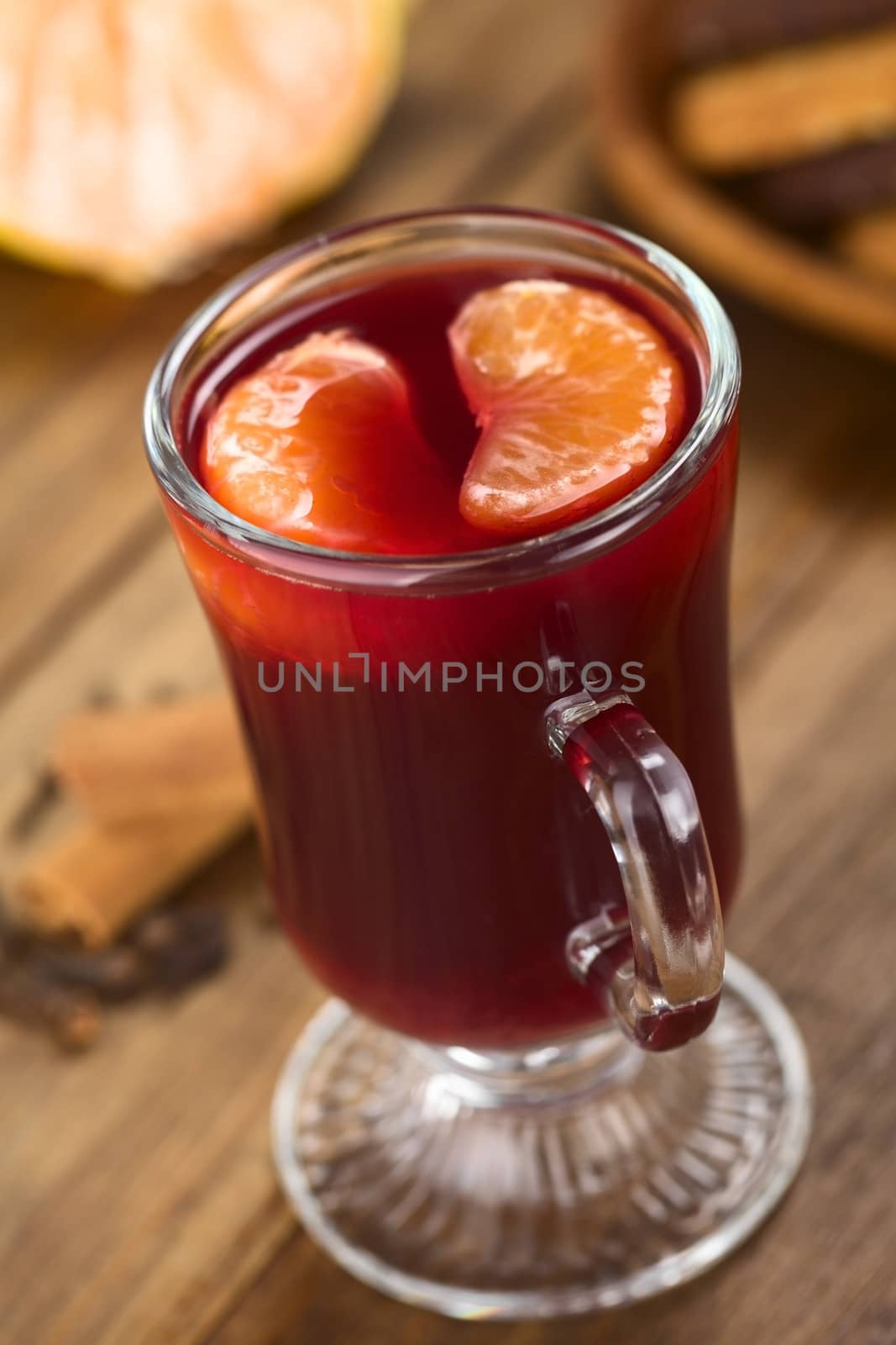 Hot Mulled Wine with Mandarin by ildi