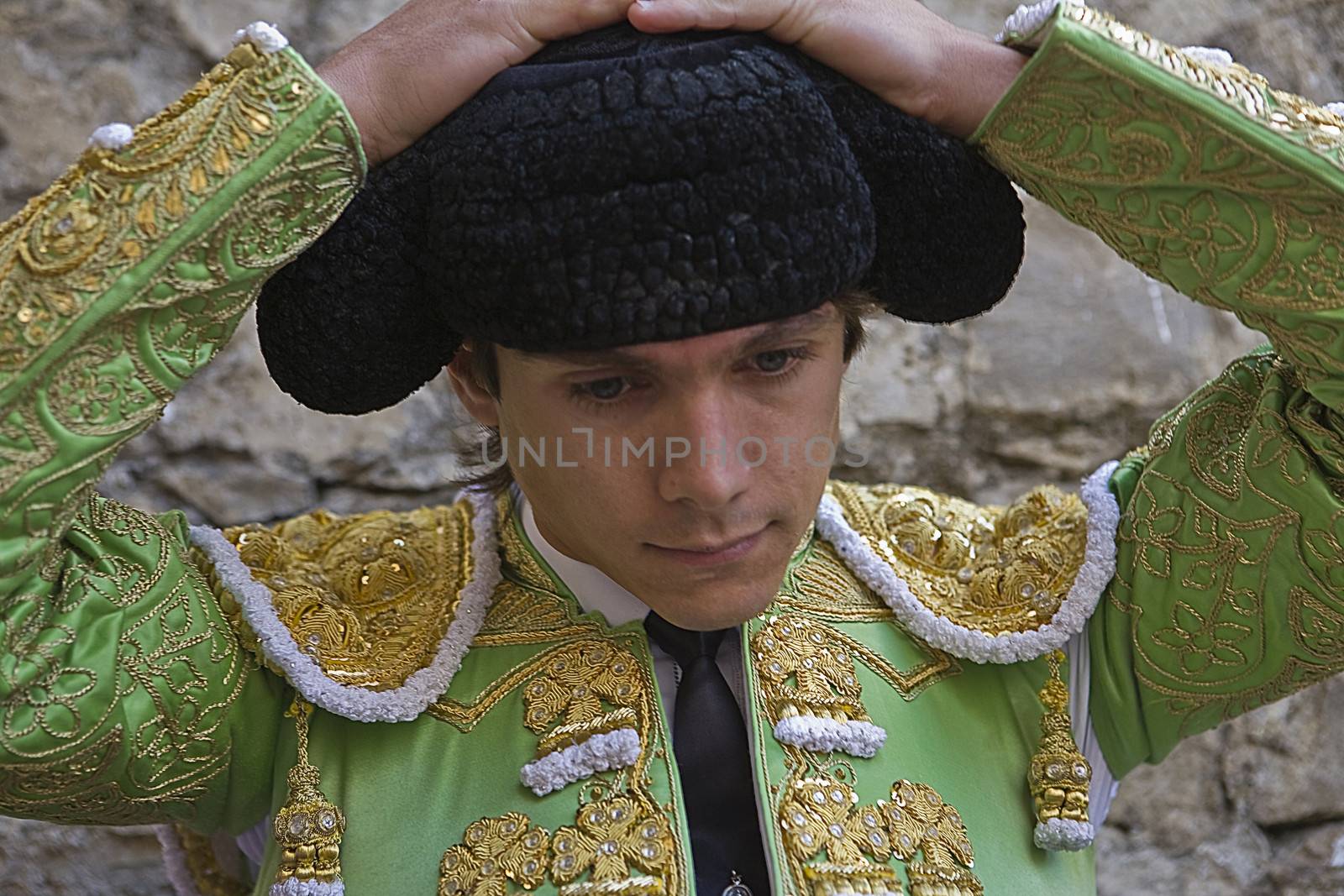 The french bullfighter Sebastian Castella is the montera before you start to fight, Villanueva del Arzobispo, Jaen province, Spain, 12 september 2008