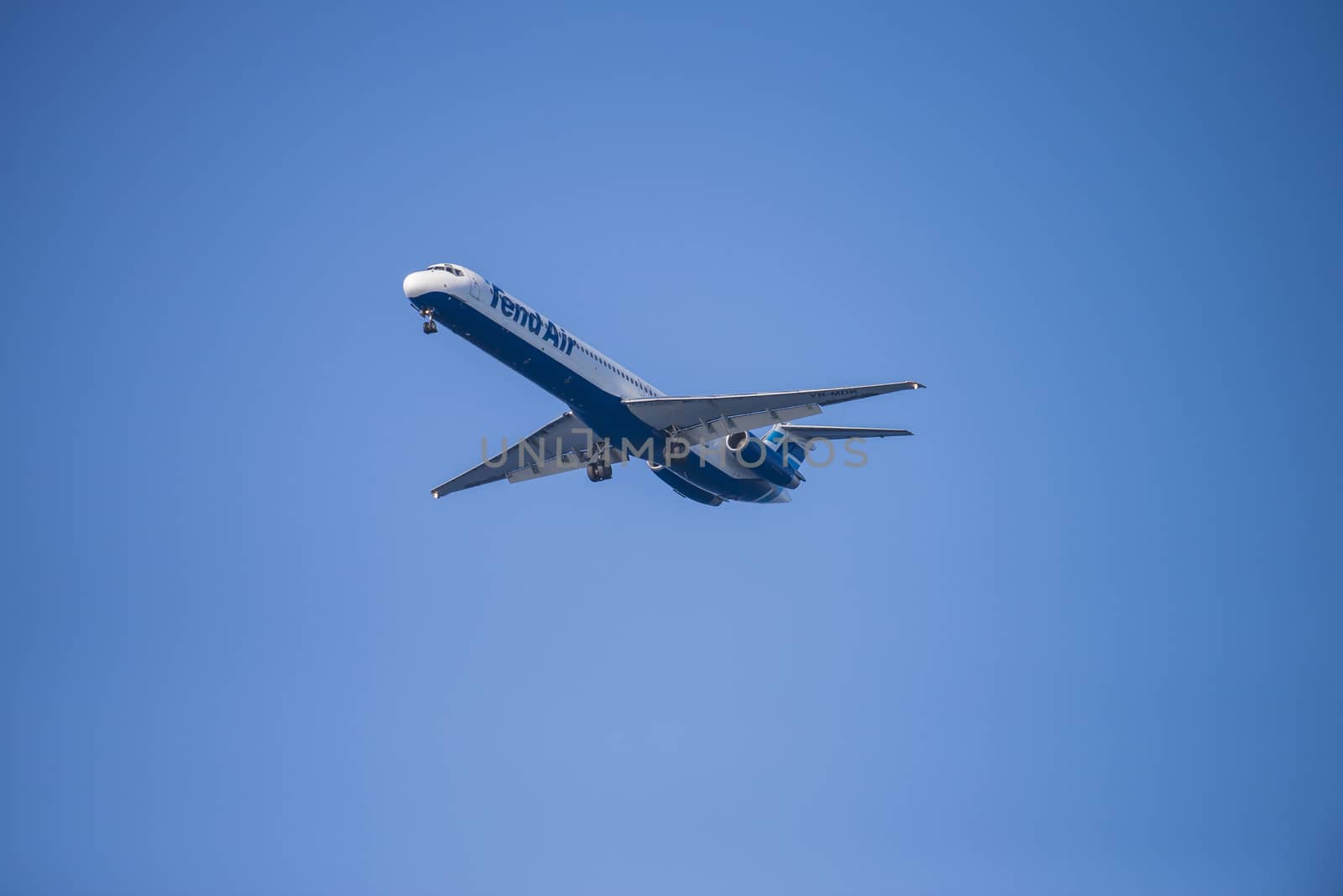 Tend air, Romania, Yr-Mdk Mc-donnell Douglas md-82. The pictures of the planes are shot very close an airport just before landing. September 2013.