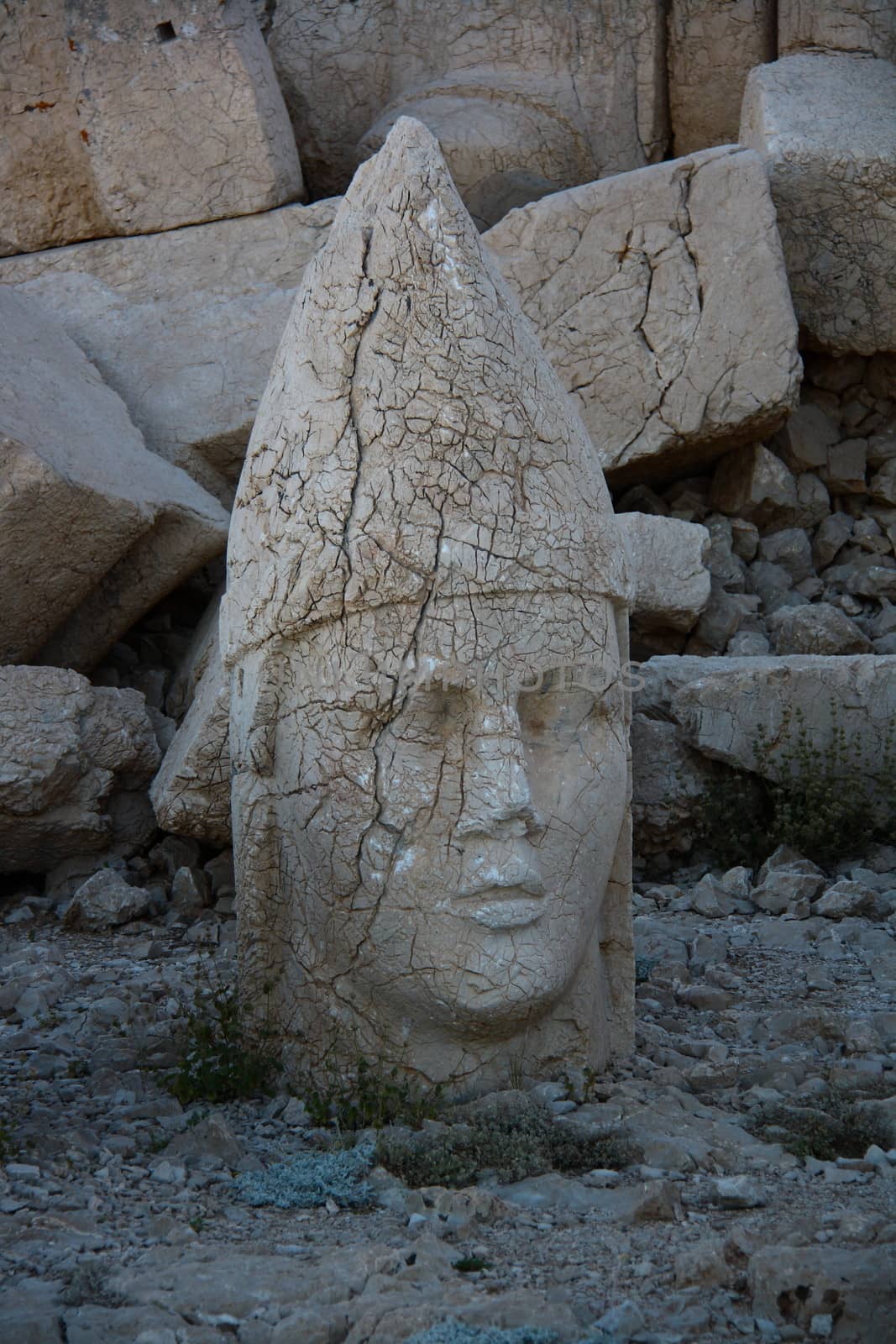 monument of gods on nemrut mountain by mturhanlar