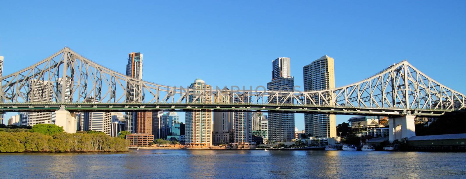 Story Bridge Brisbane Australia by jabiru