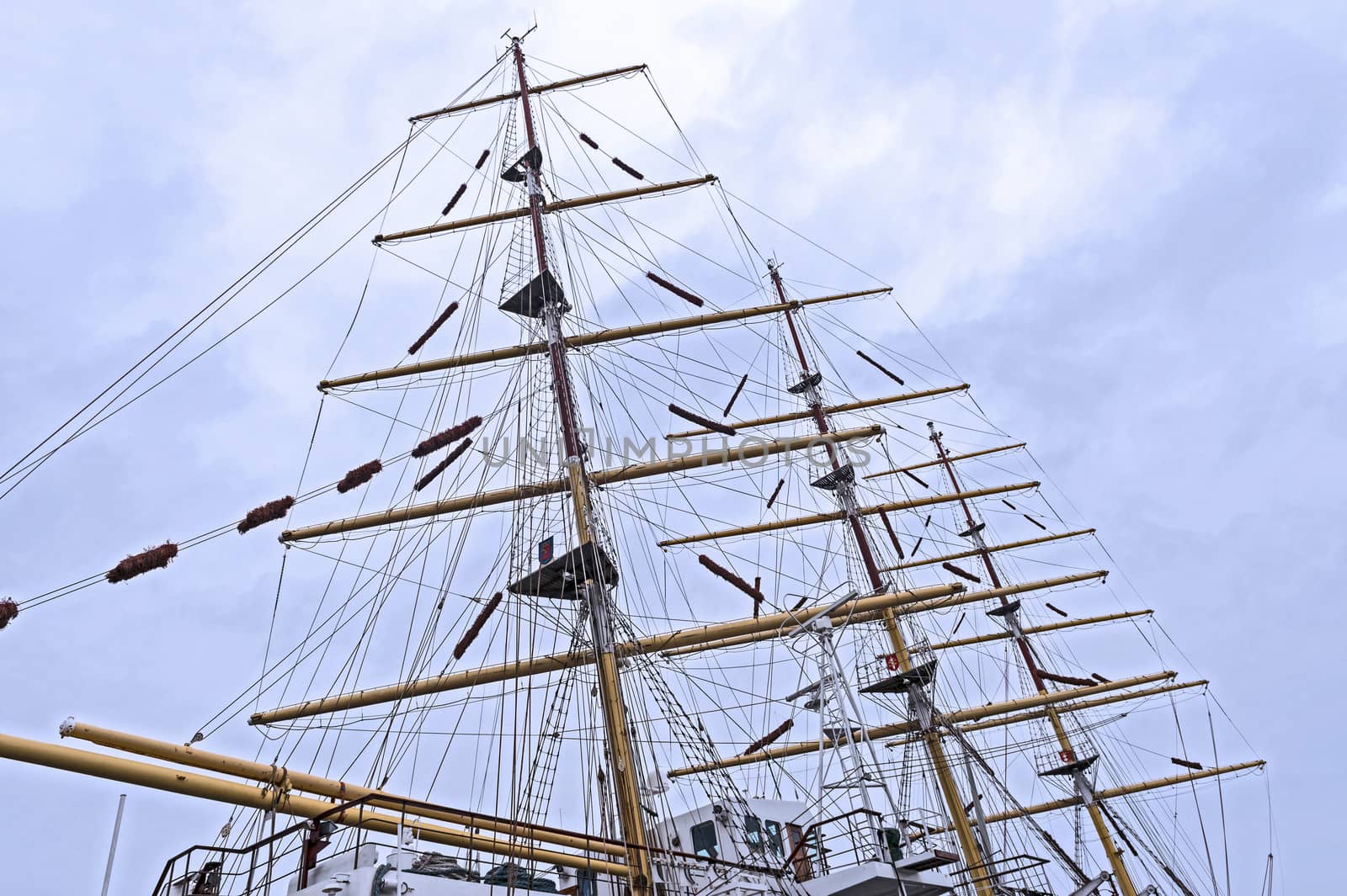 Mast and rigging of an old sailing vessel