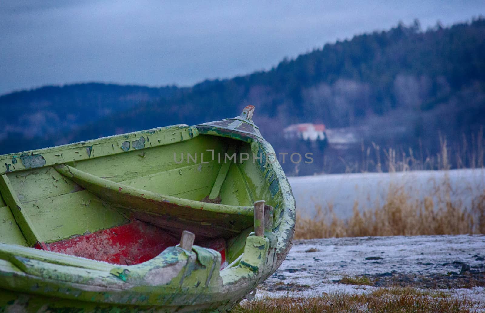 Old boat by Jannsel