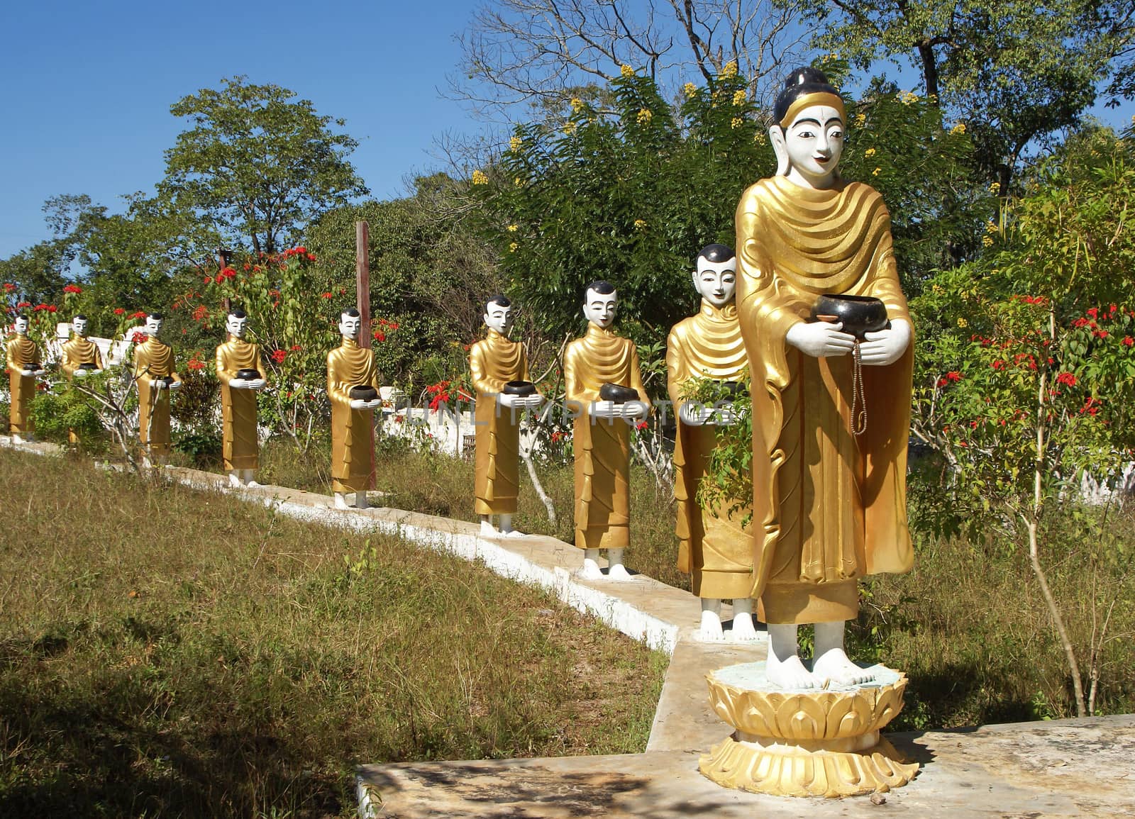 Buddha and his followers, Myanmar by alfotokunst