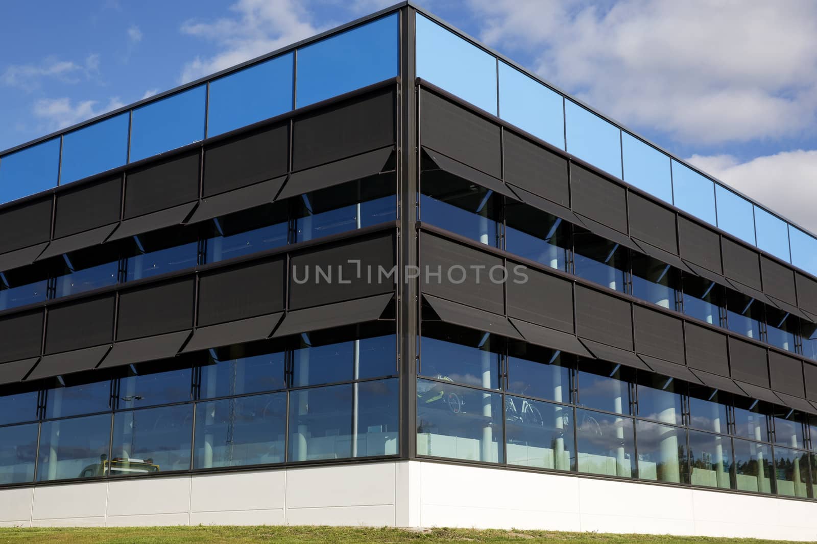 Modern building by gemenacom