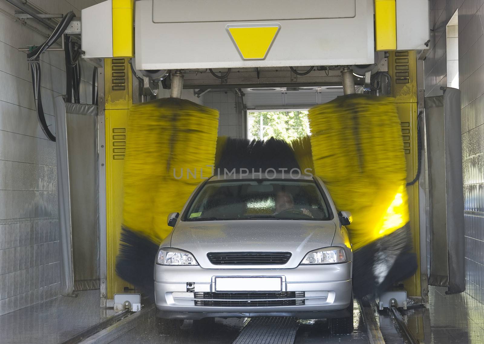 Automatic car wash - very fast and convenient service