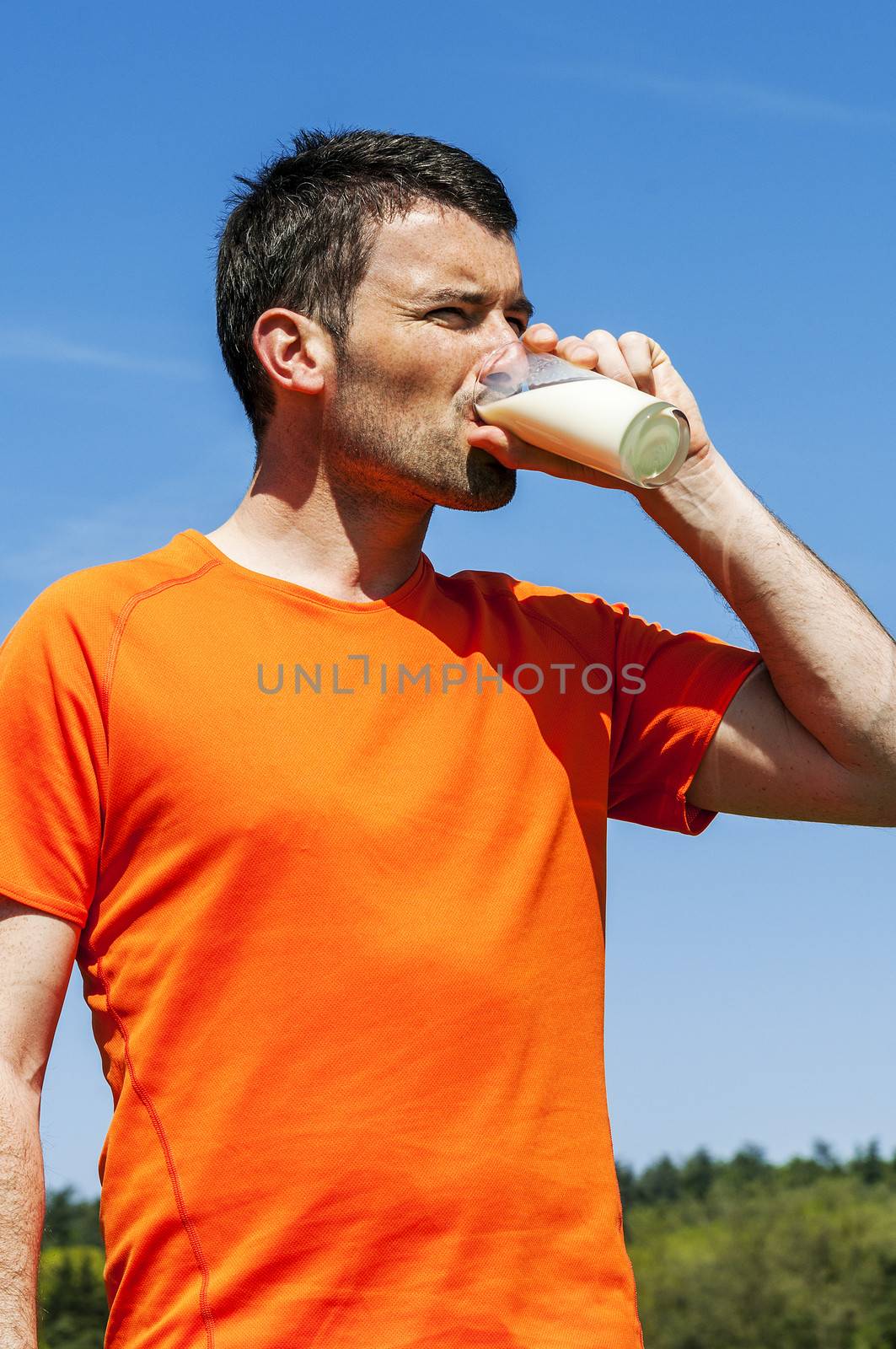 drinking milk by ventdusud