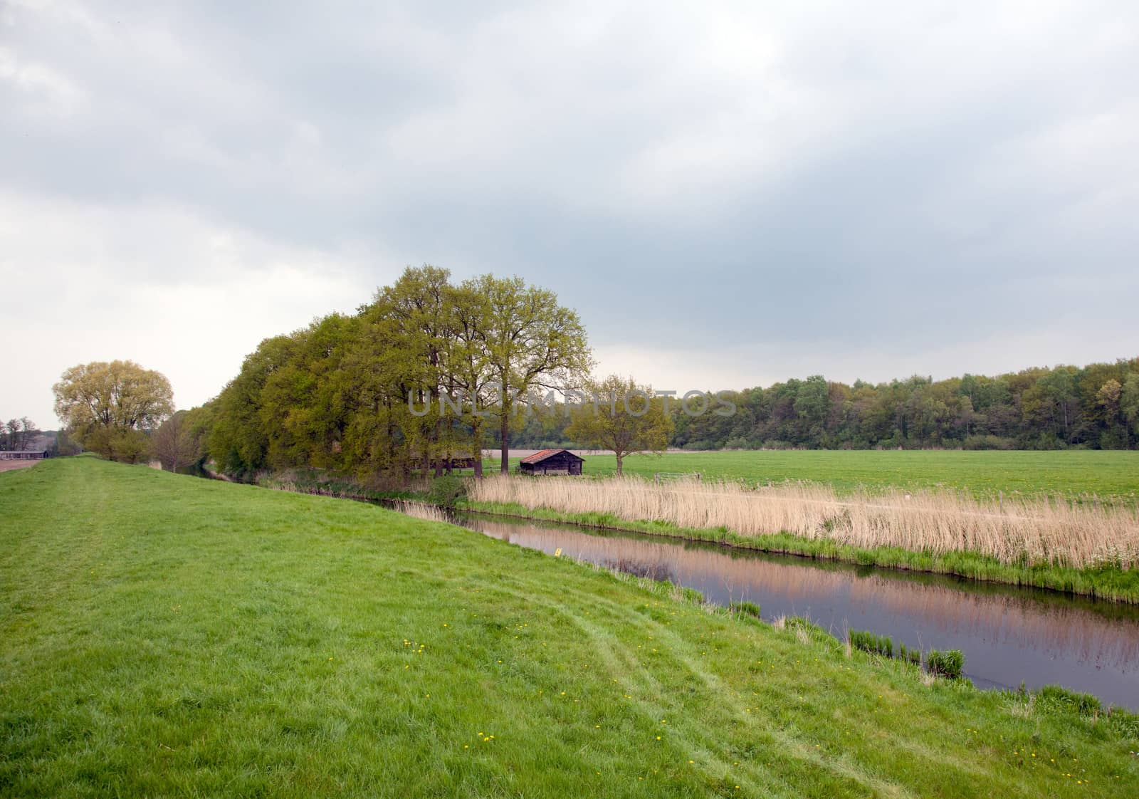 Valleikanaal near Veenendaal in The Netherlands by ahavelaar