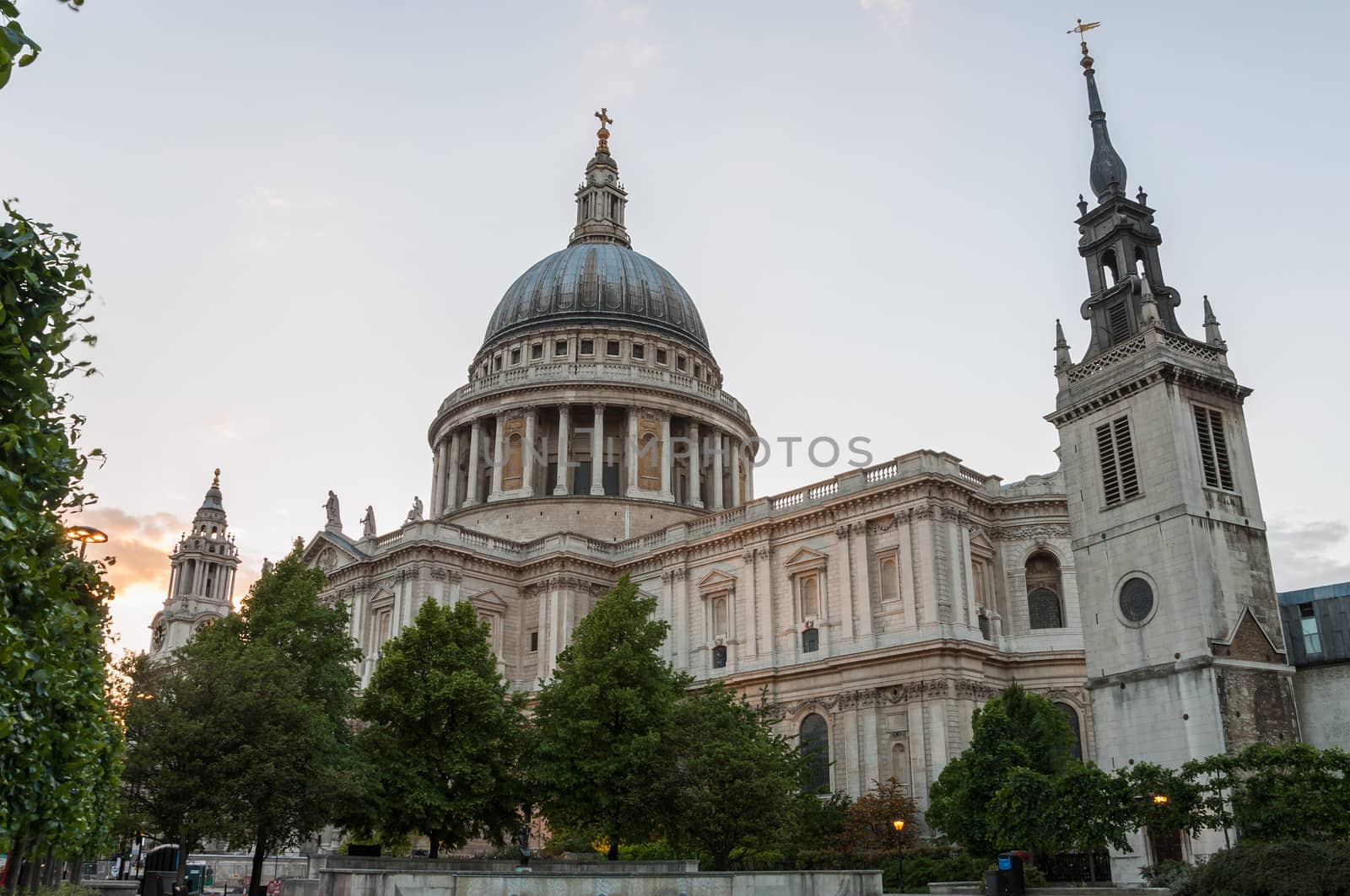 St Paul Cathedral by mkos83