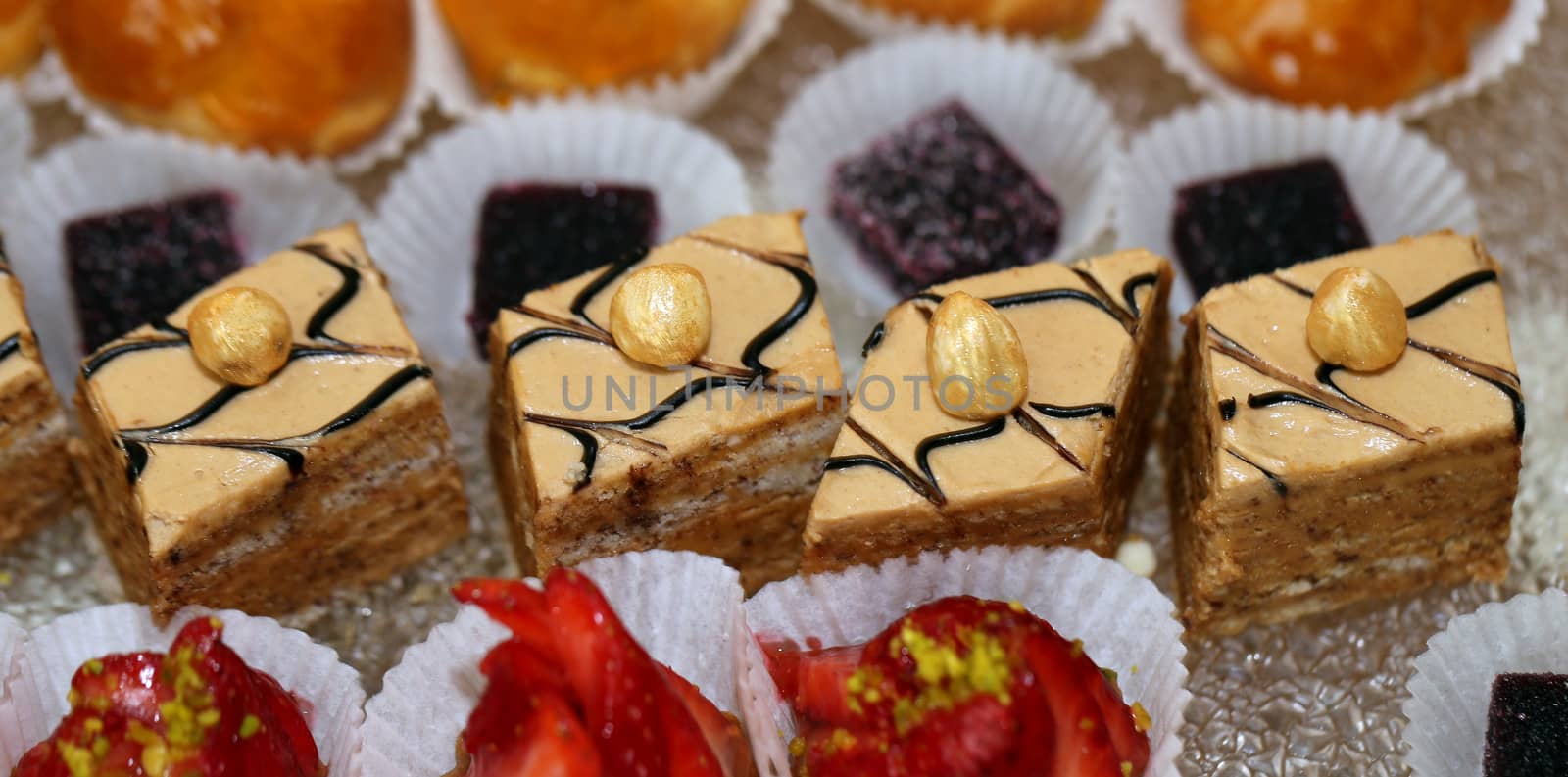 Desserts with fruit fillings