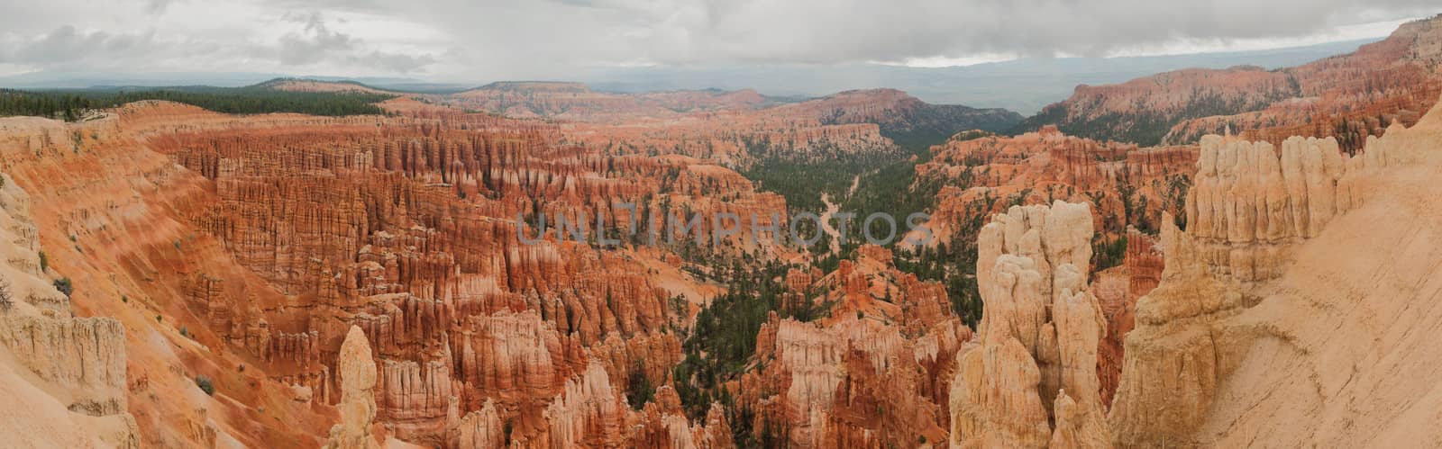 Bryce Canyon amphitheater panorama by weltreisendertj
