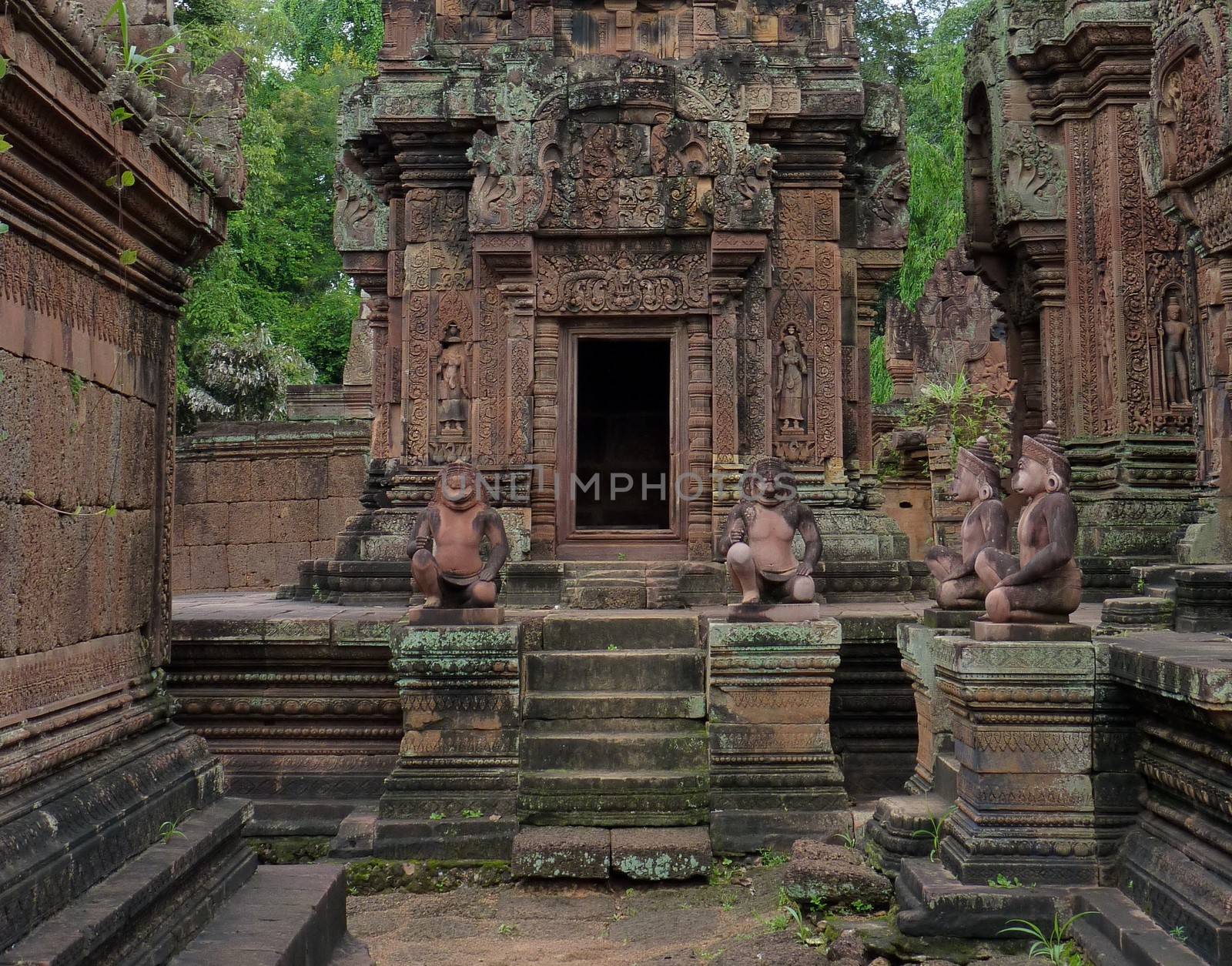Banteay Srei ruins temple in Siem Reap by nicousnake