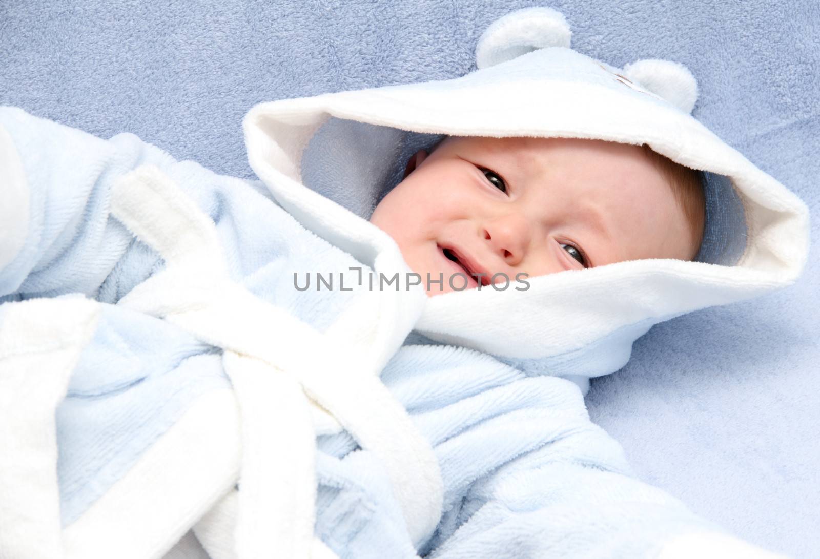 Baby crying by NikolayK