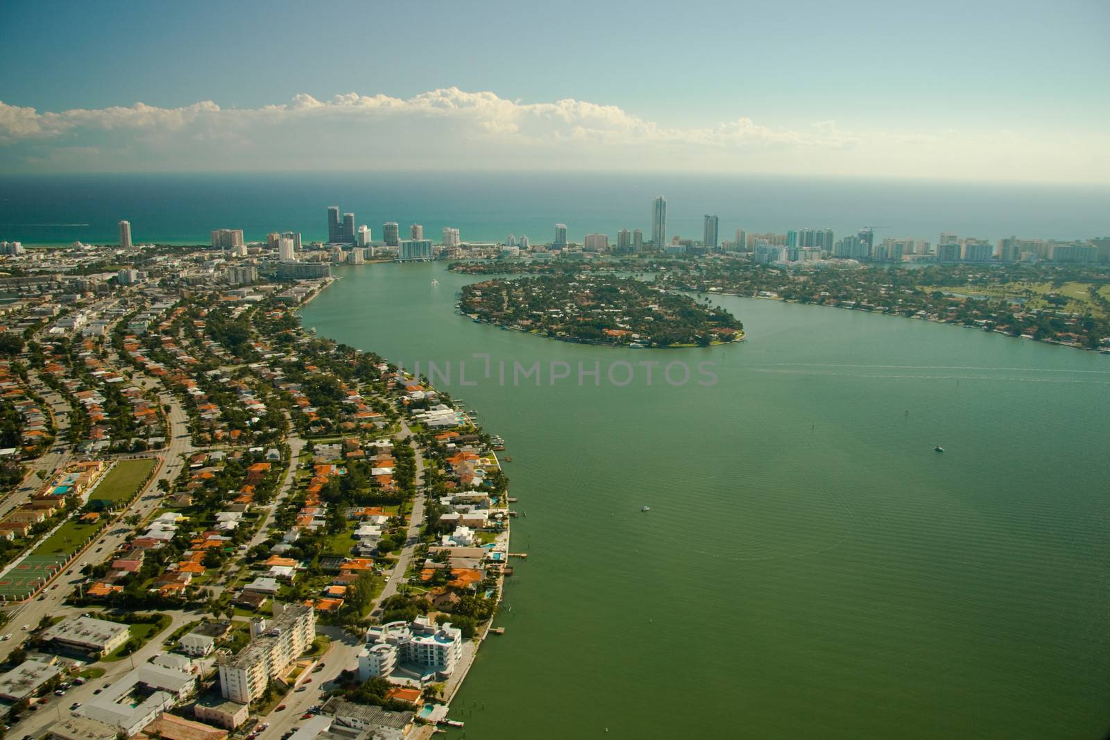 Aerial view of Miami city by CelsoDiniz