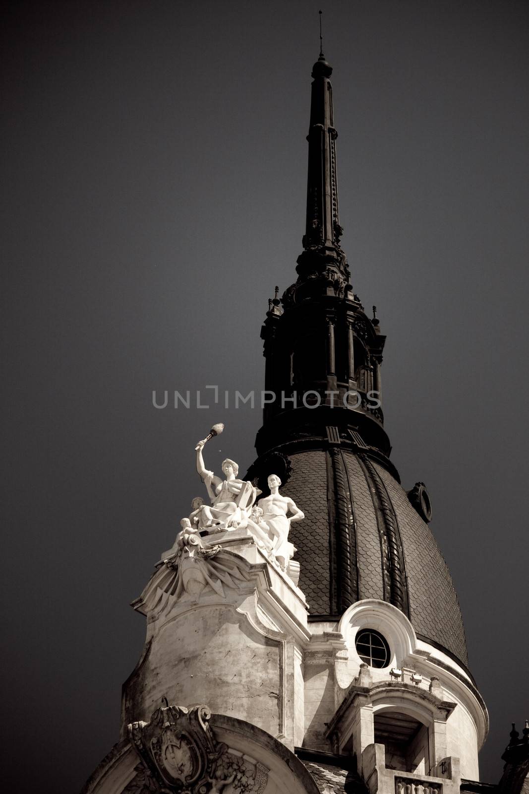 Statues on the top of a building, Microcentro, Buenos Aires, Argentina