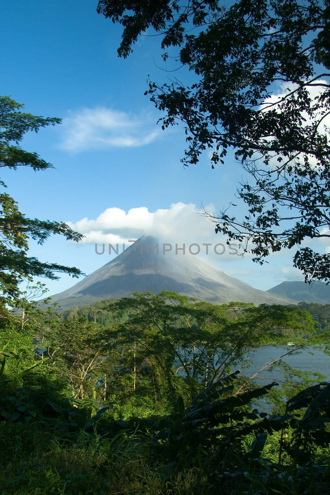 Arenal Volcano, Costa Rica by CelsoDiniz