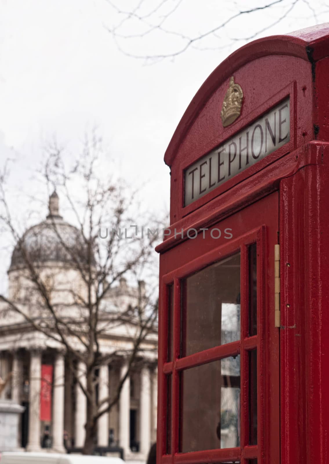  national gallery and red public phone by gandolfocannatella