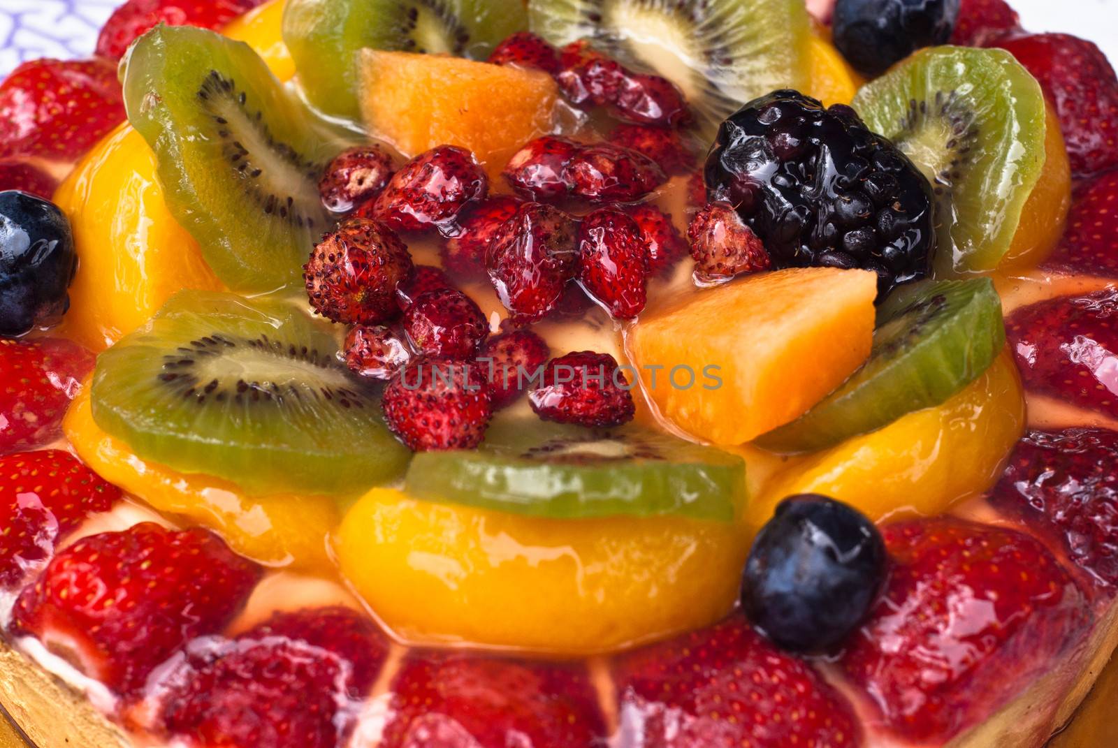 Cake with fresh fruits. closeup