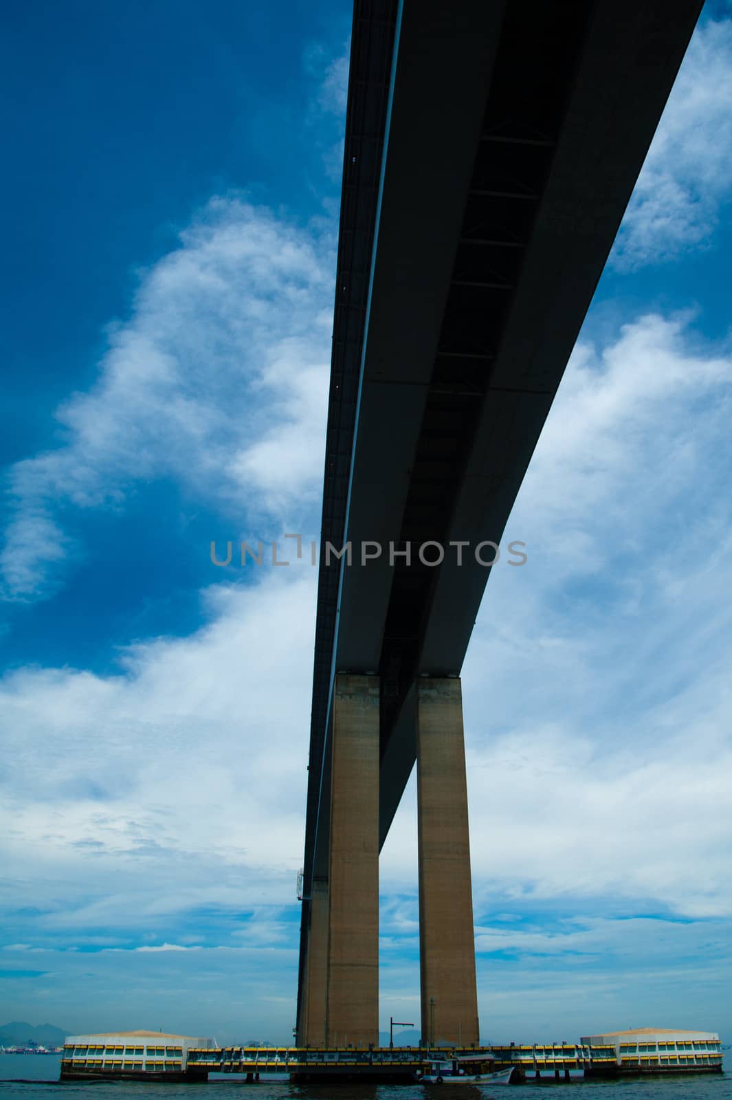 Detail of the Rio-Niteroi bridge by CelsoDiniz