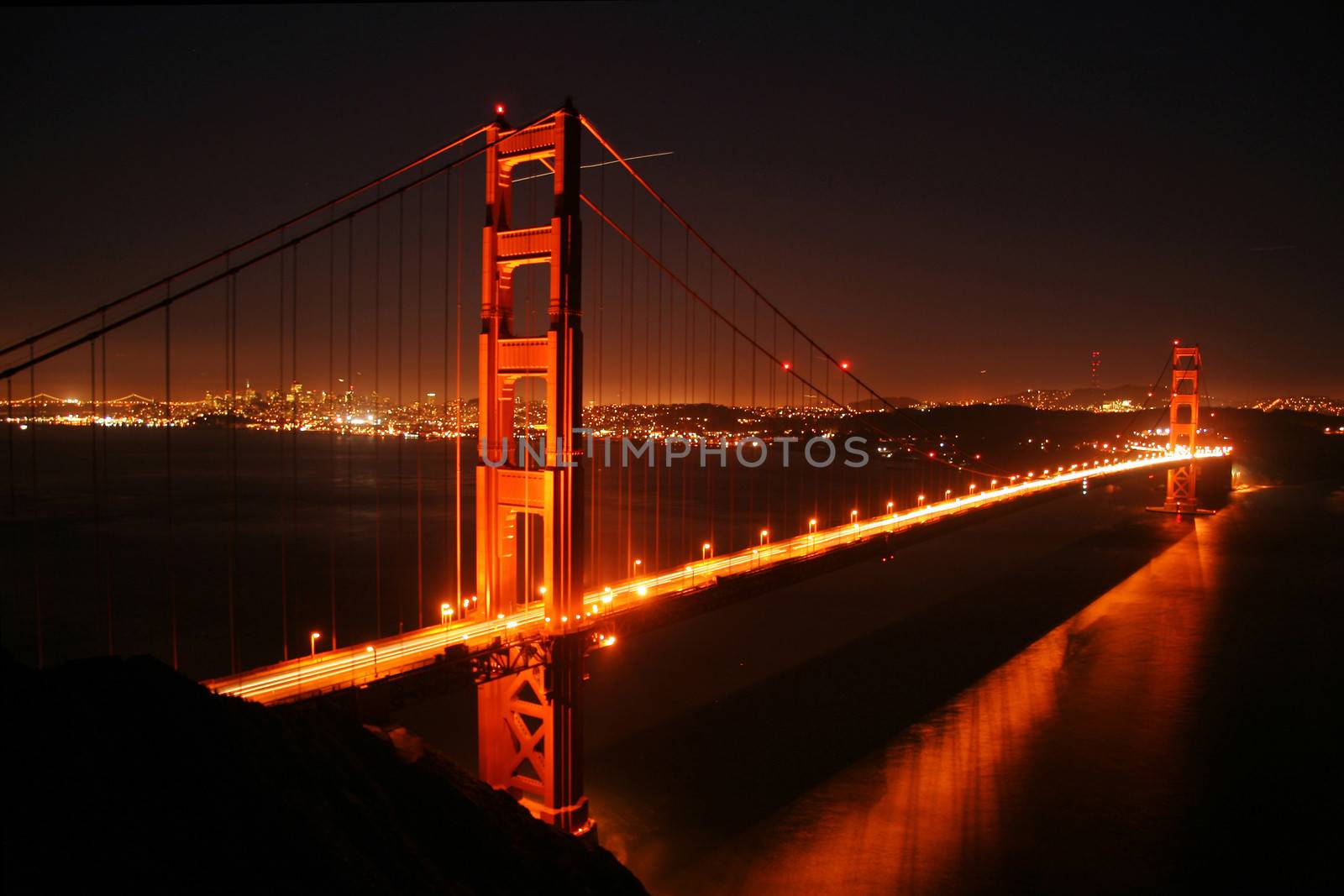 Golden Gate Bridge at night by CelsoDiniz