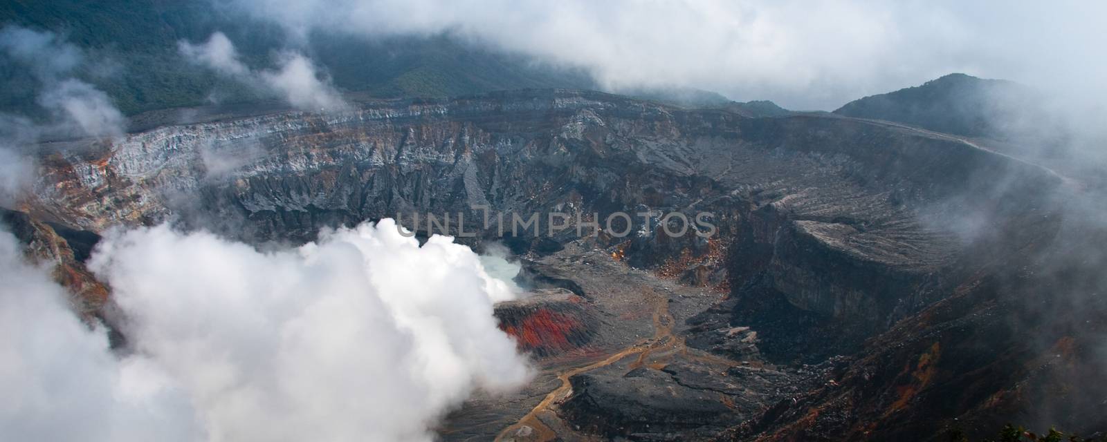 The main crater of the Po��s Volcano in Costa Rica.