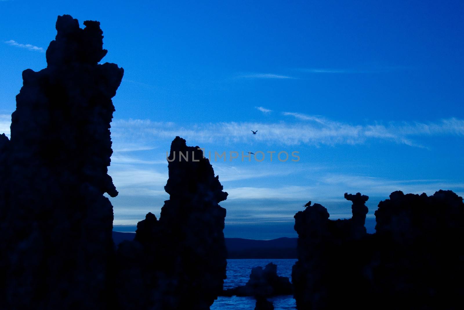 Silhouette of rock formations by CelsoDiniz