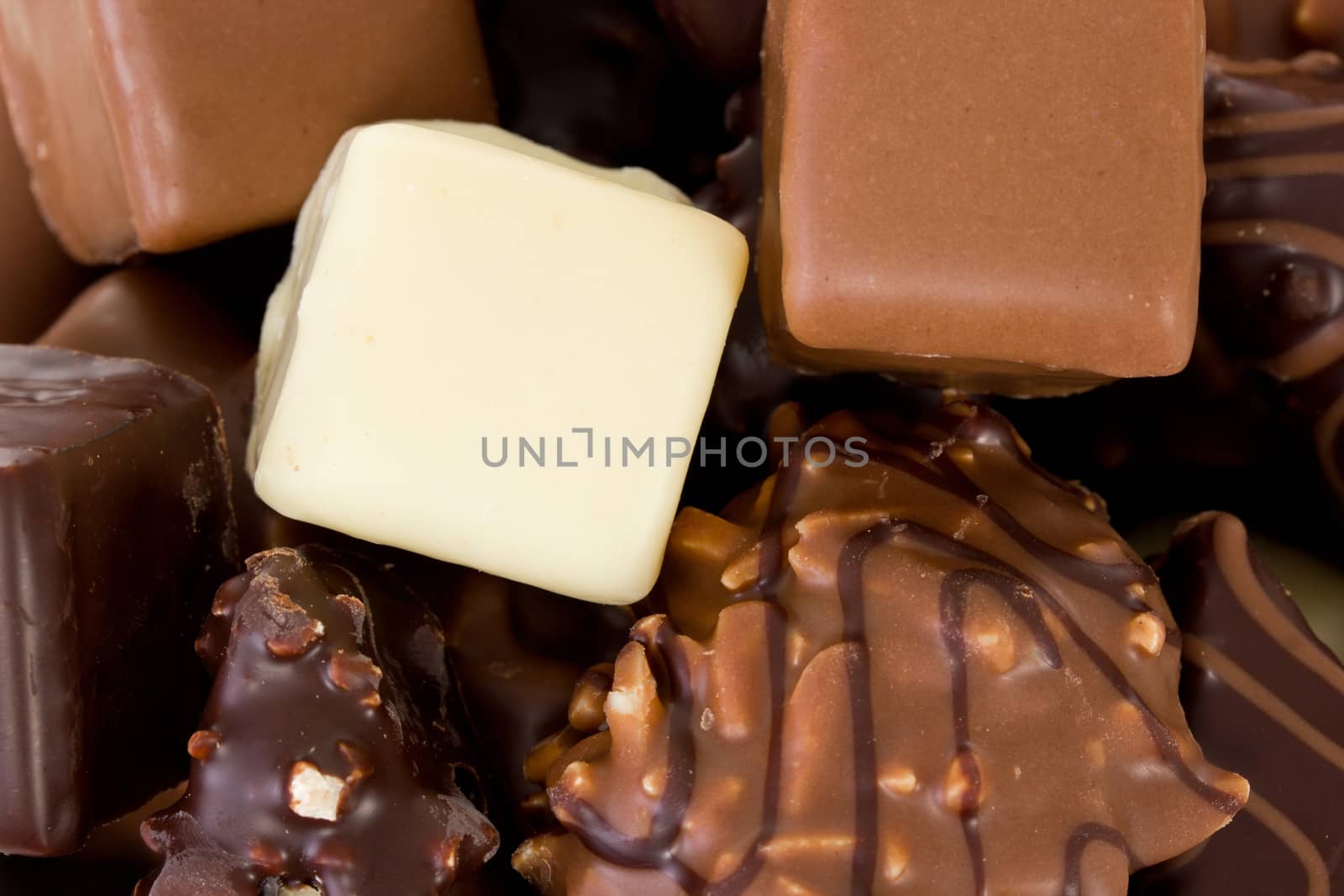 Close-up of dominosteine and gingerbread
