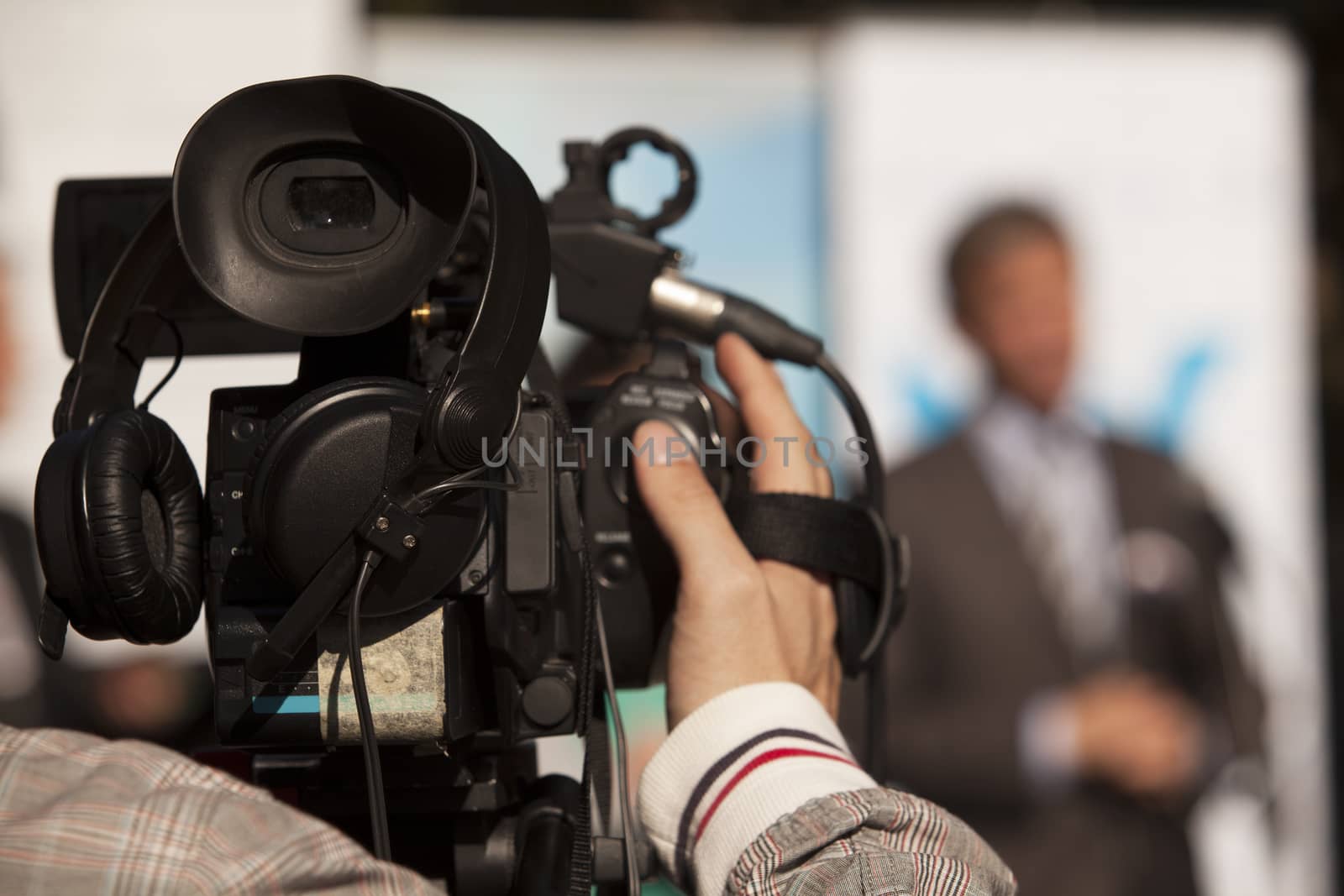 Covering an event with a video camera