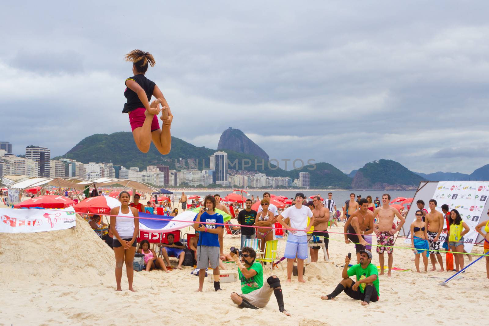 Slackline on Copacabana beach, Rio de Janeiro, Brazil. by kasto