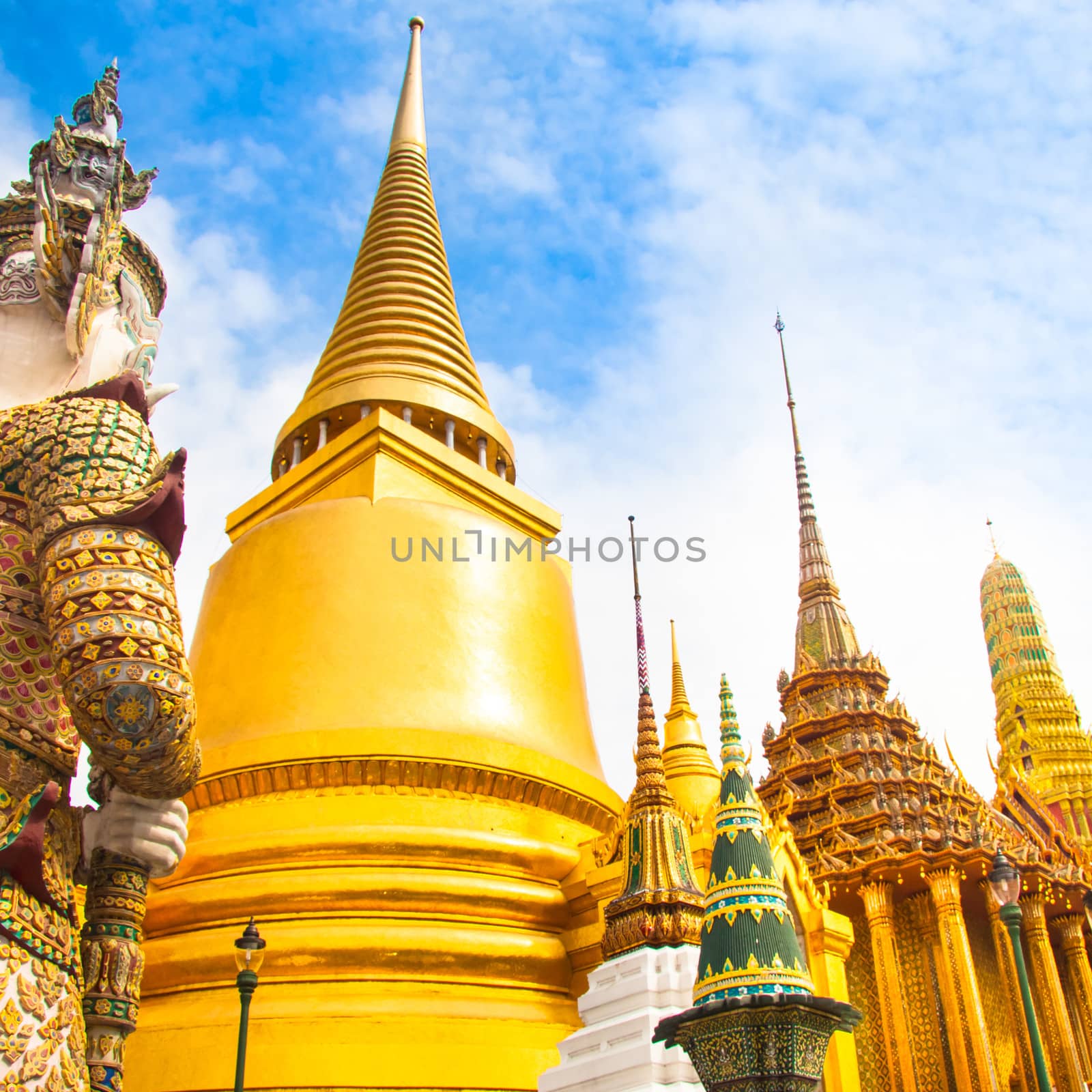 Wat Phra Kaew temple, Bangkok, Thailand. by kasto