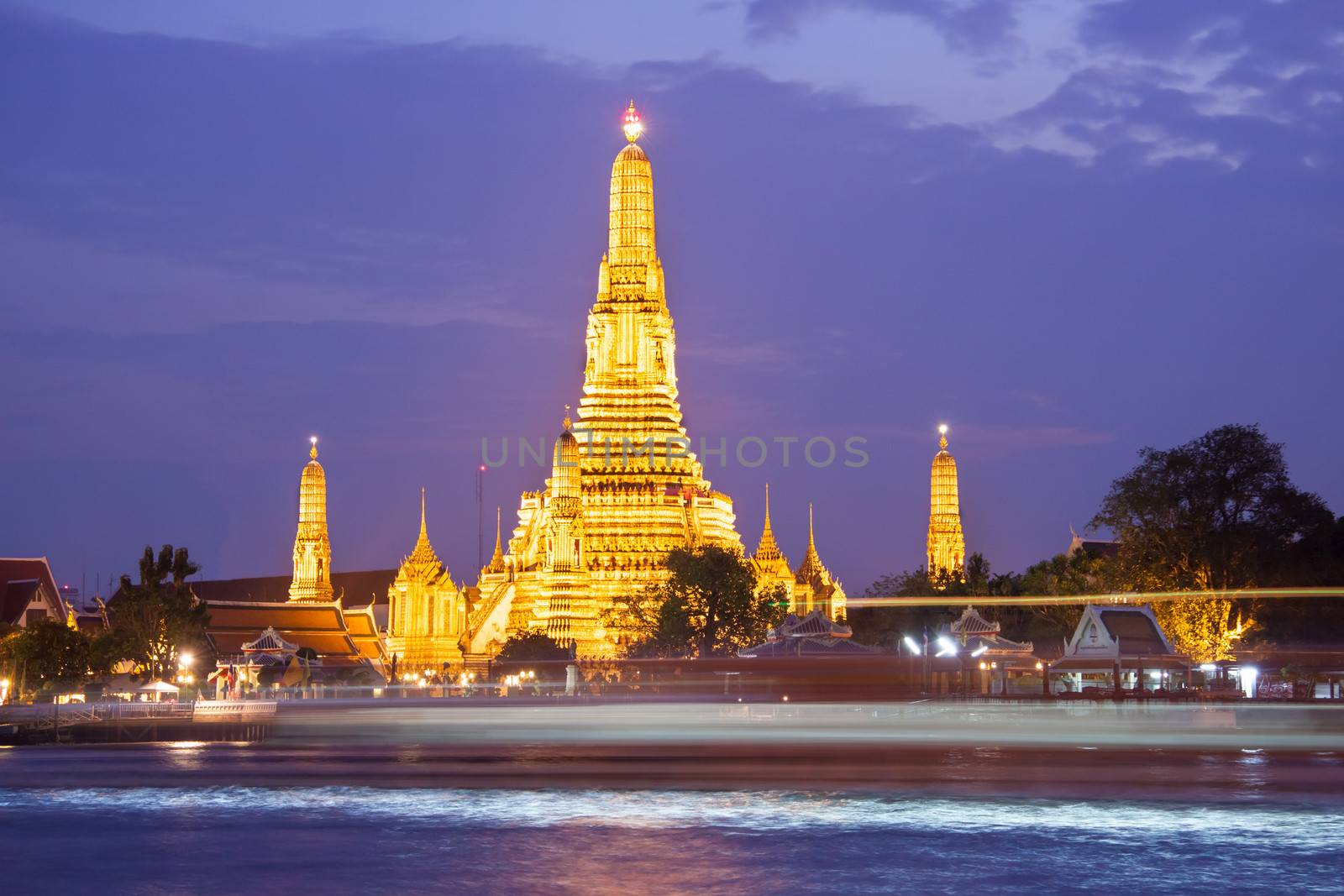 Wat arun in sunset by kasto