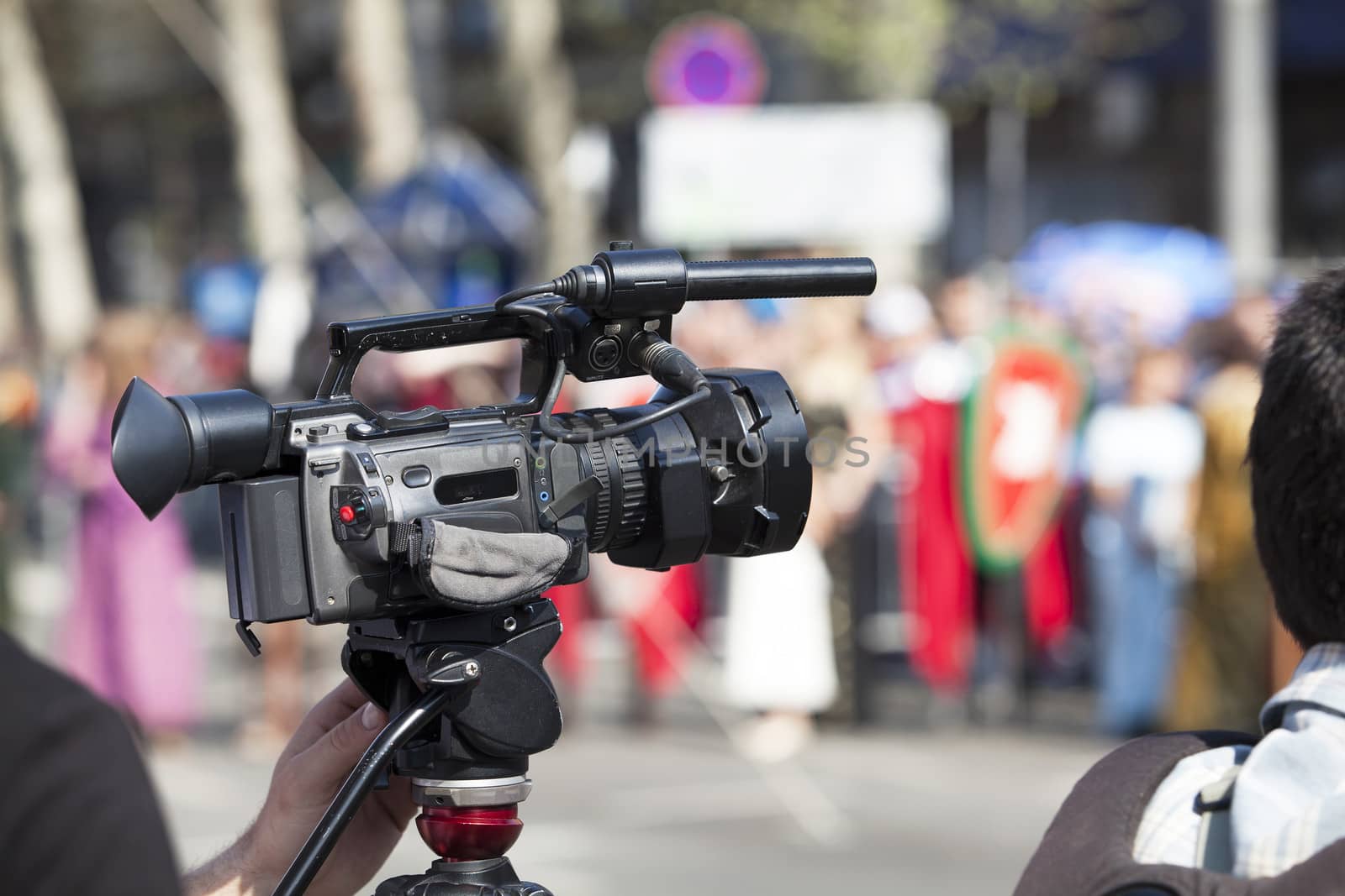 Covering an event with a video camera