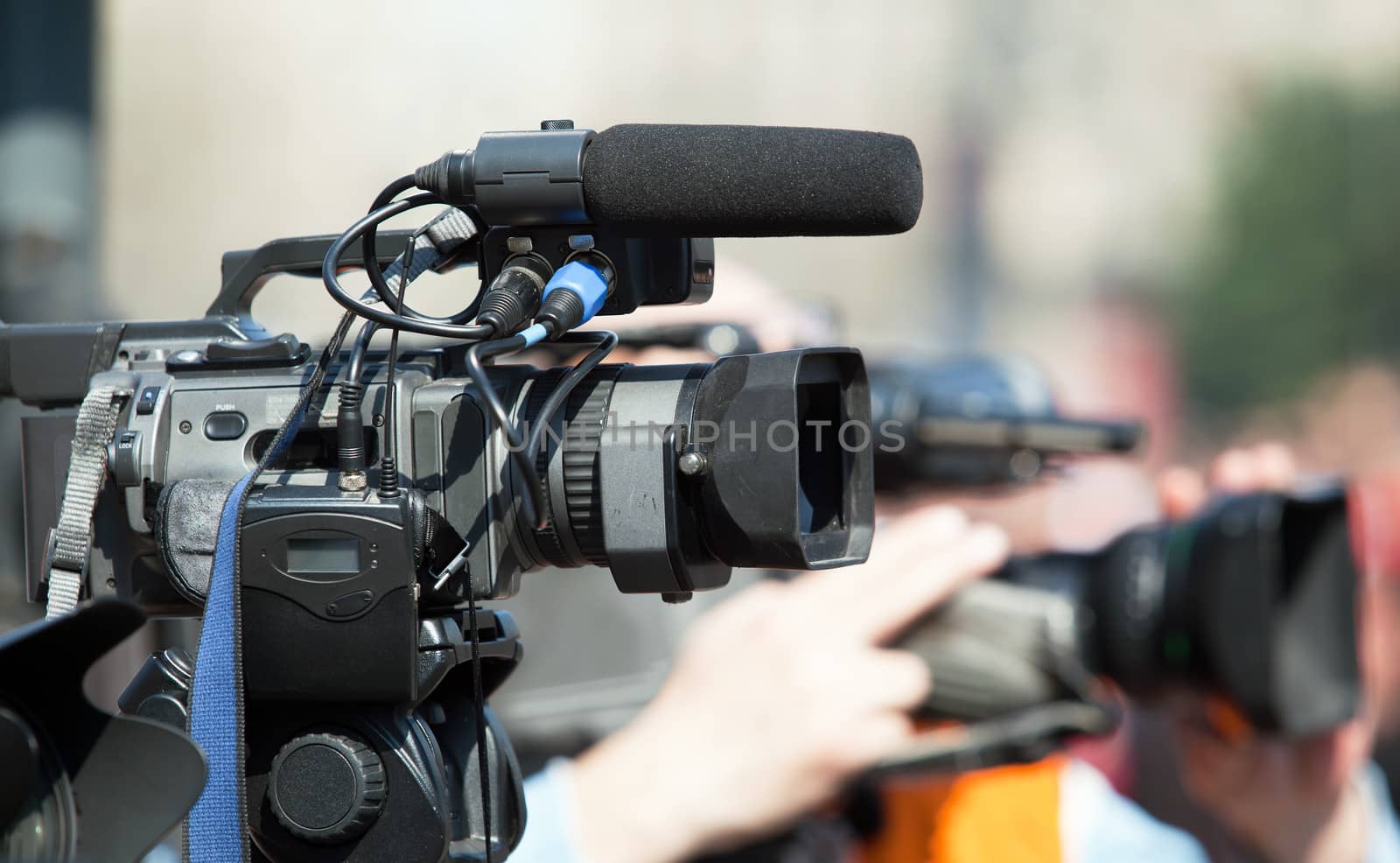 Covering an event with a video camera